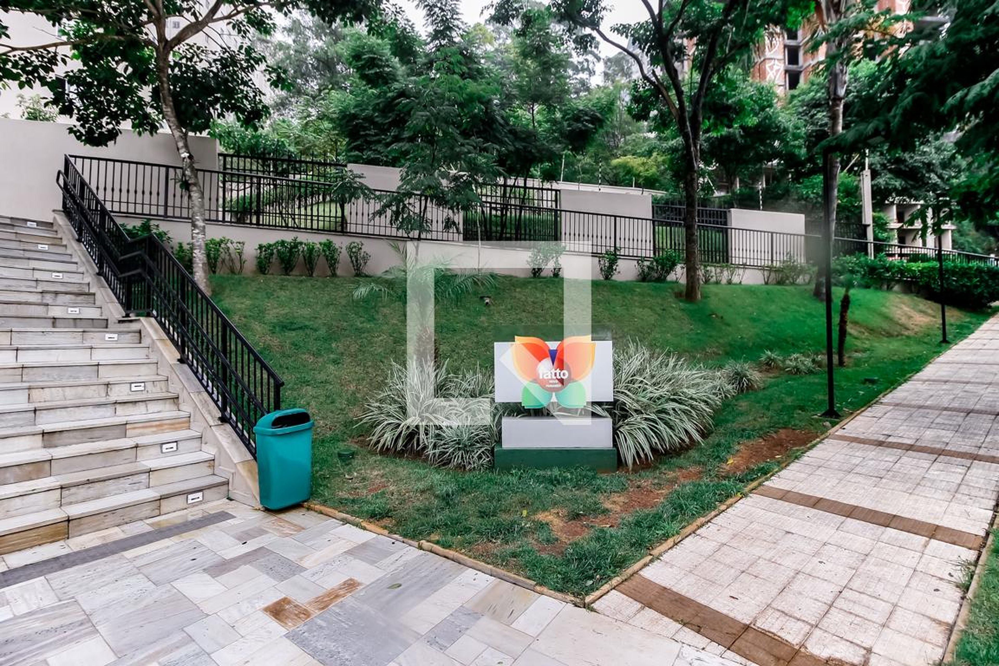 Fachada Condomínio em Rua Doutor José Pedro de Carvalho Lima, 85