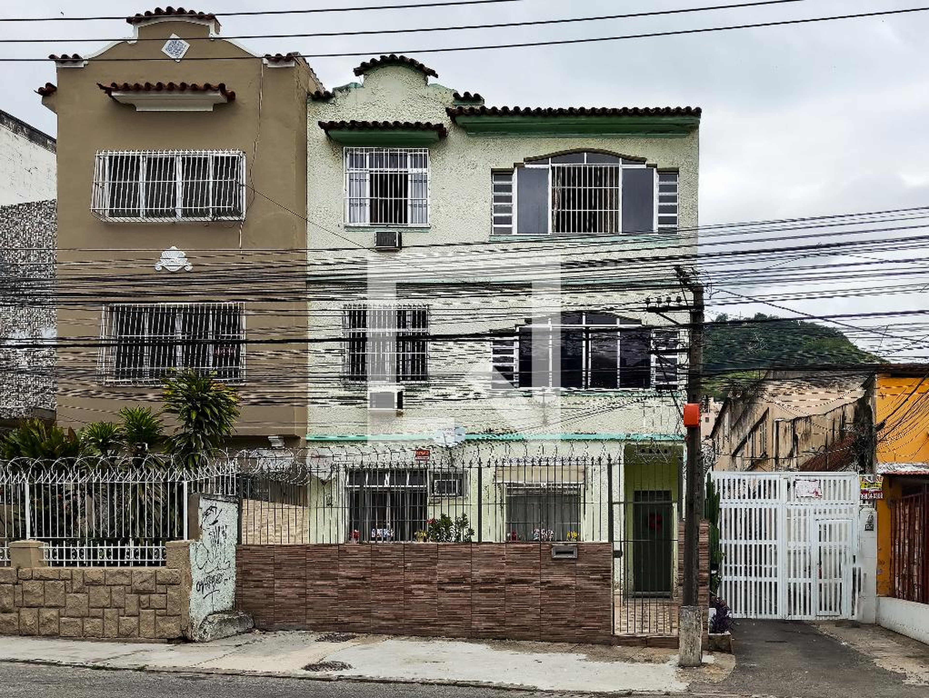 Fachada do Prédio Condomínio em Rua Itapiru, 1357