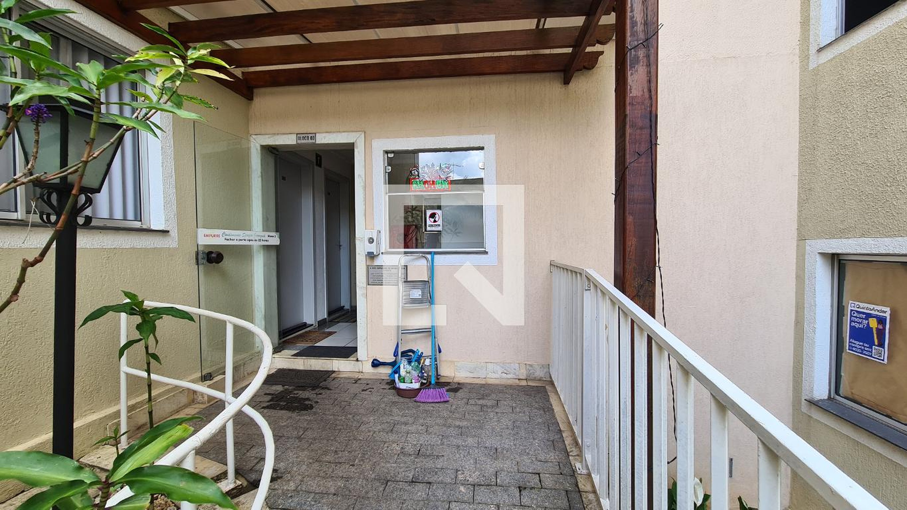 Entrada Condomínio em Rua Cica, 1720