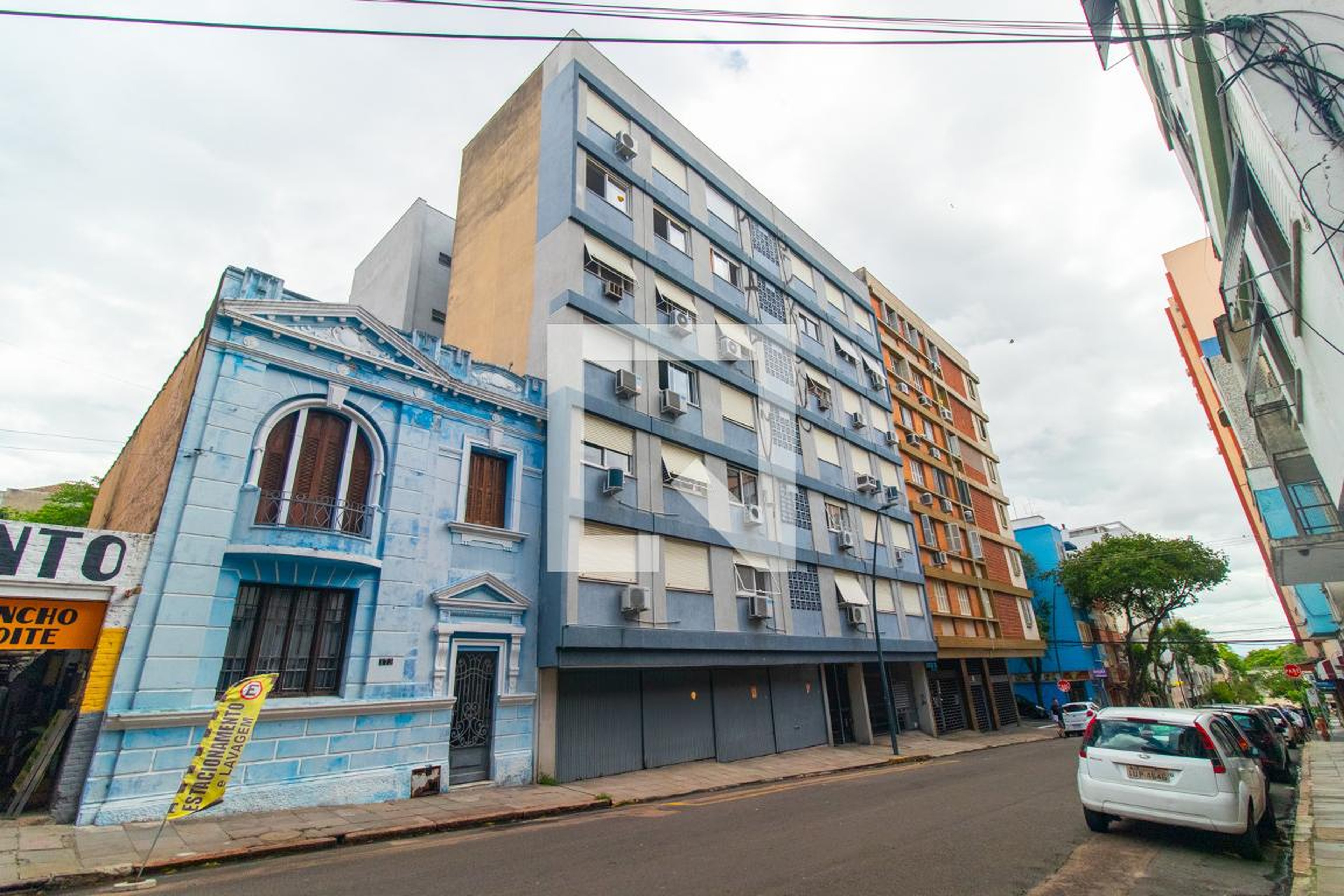 Fachada Condomínio Guarisse