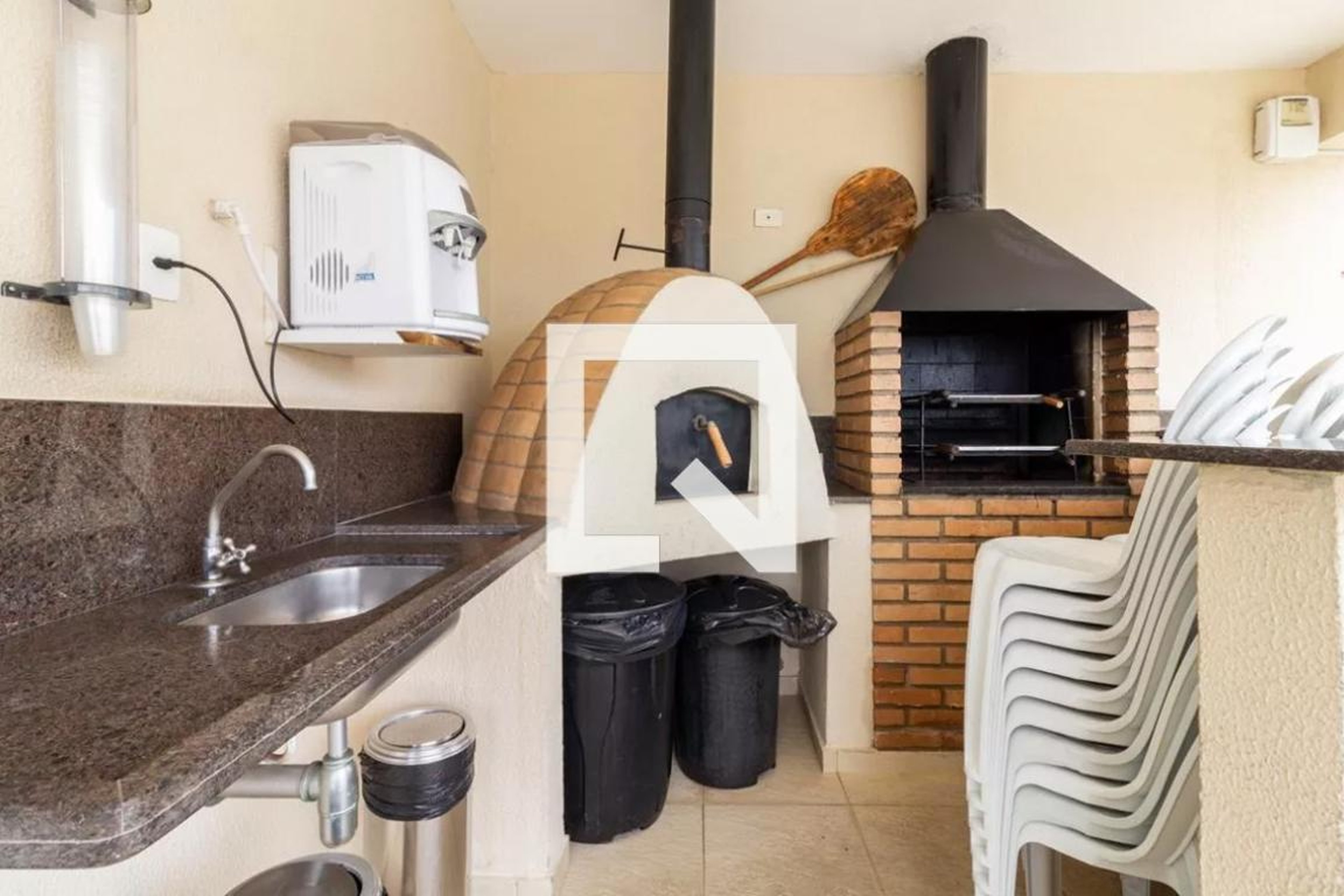 Churrasqueira - Define New Residence