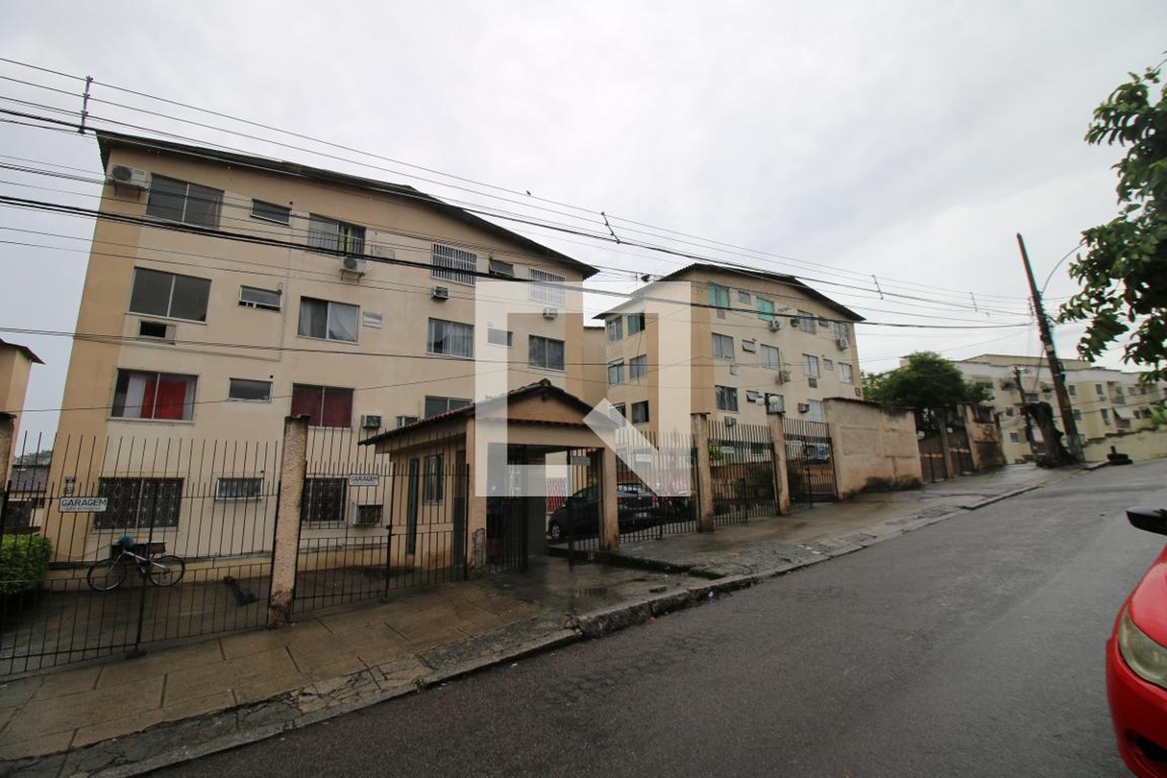 Fachada do Prédio Condomínio em Rua Valinhos, 135