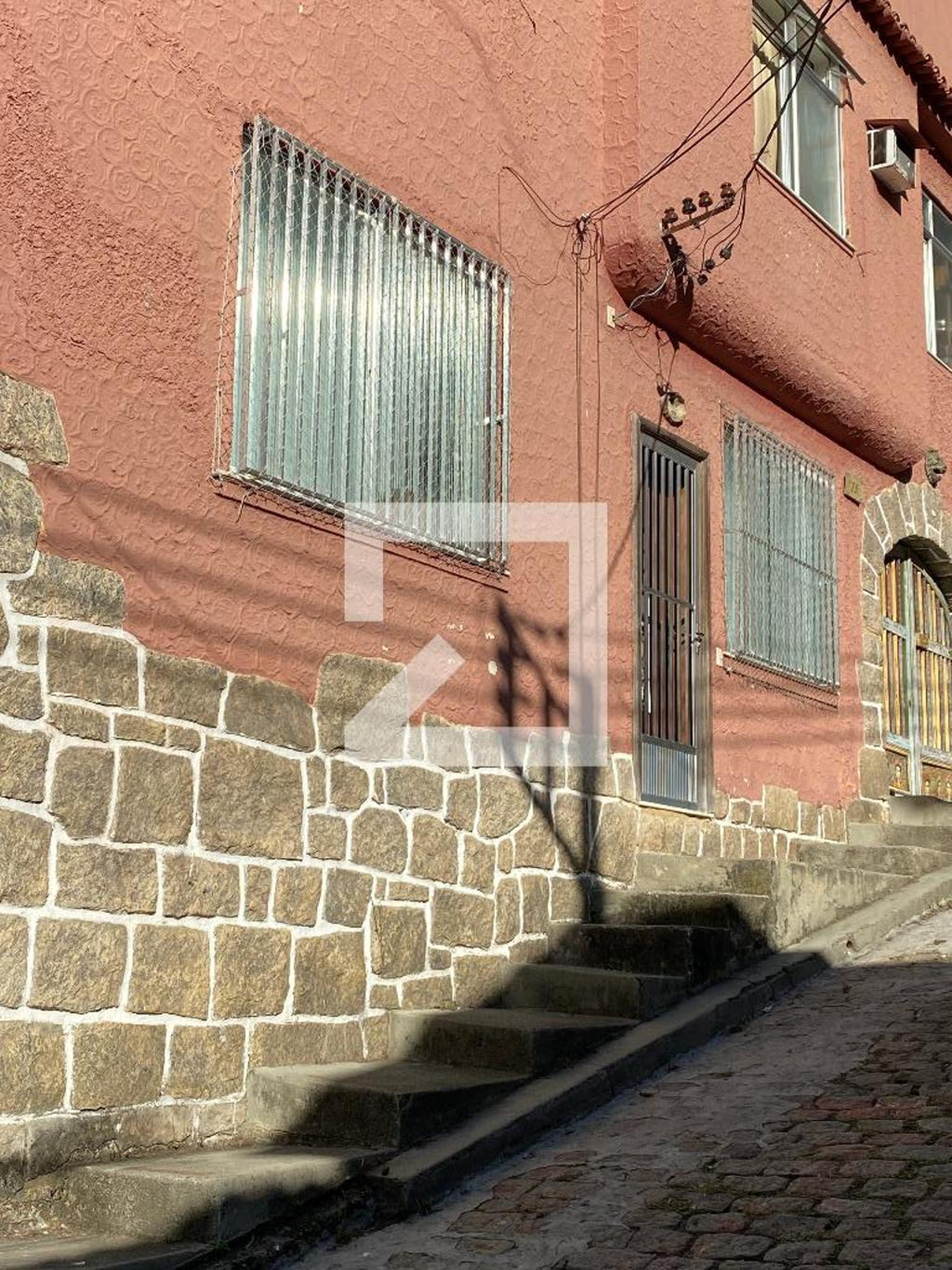 Fachada Condomínio em Rua Emílio Berla, 105