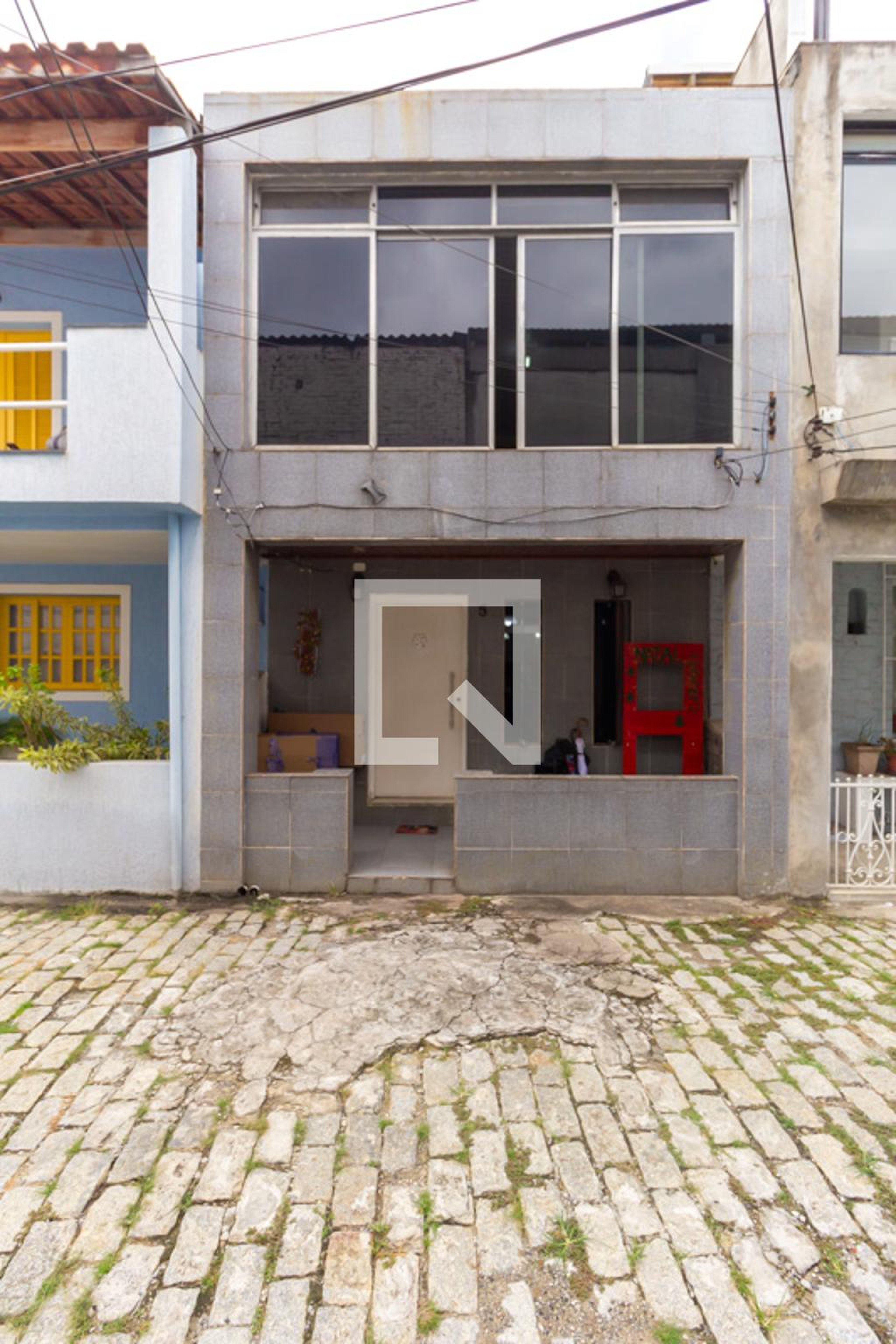 Fachada Condomínio em Rua José Bento, 90