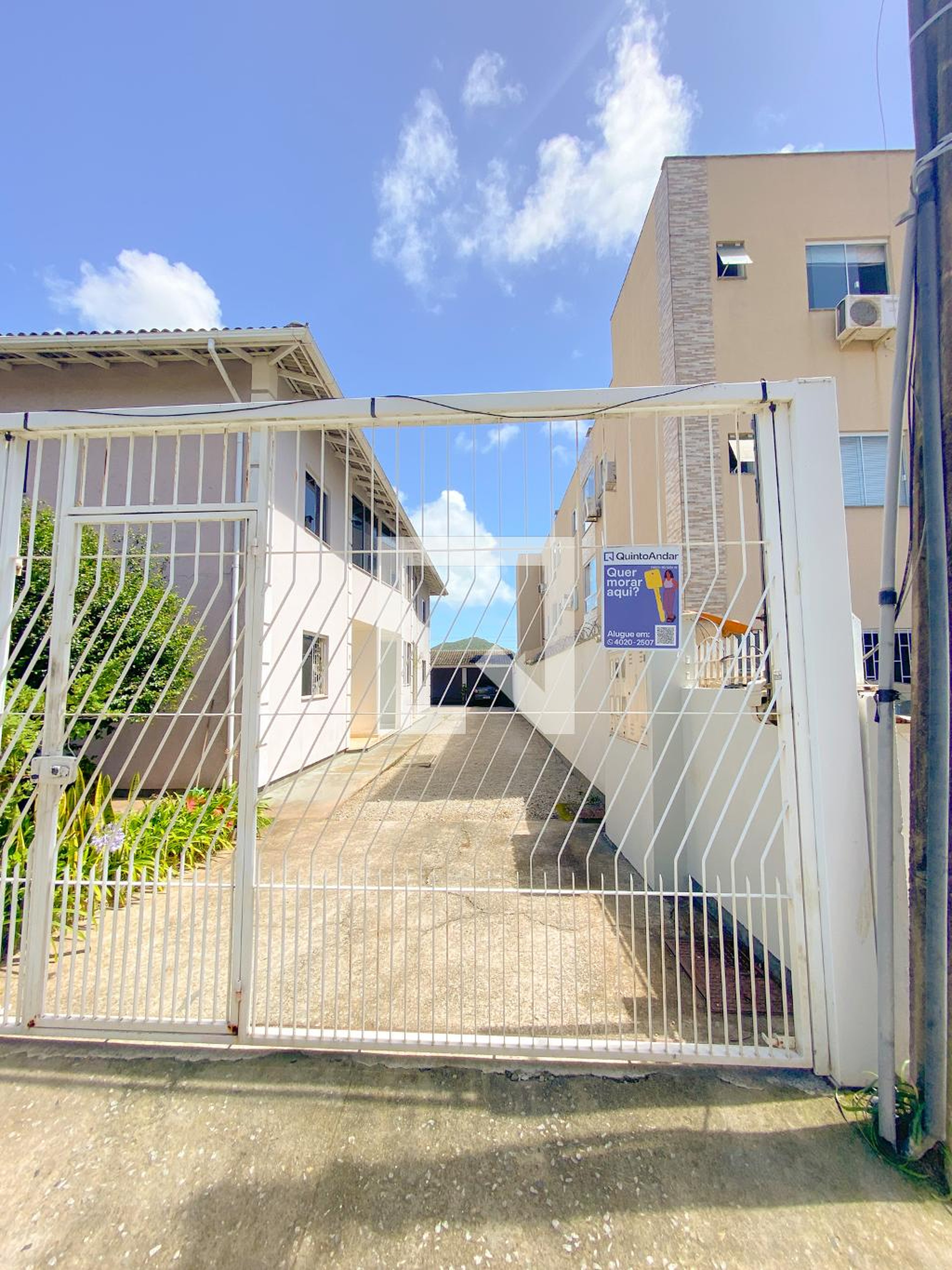 Fachada Condomínio em Servidão João Miguel da Costa, 157