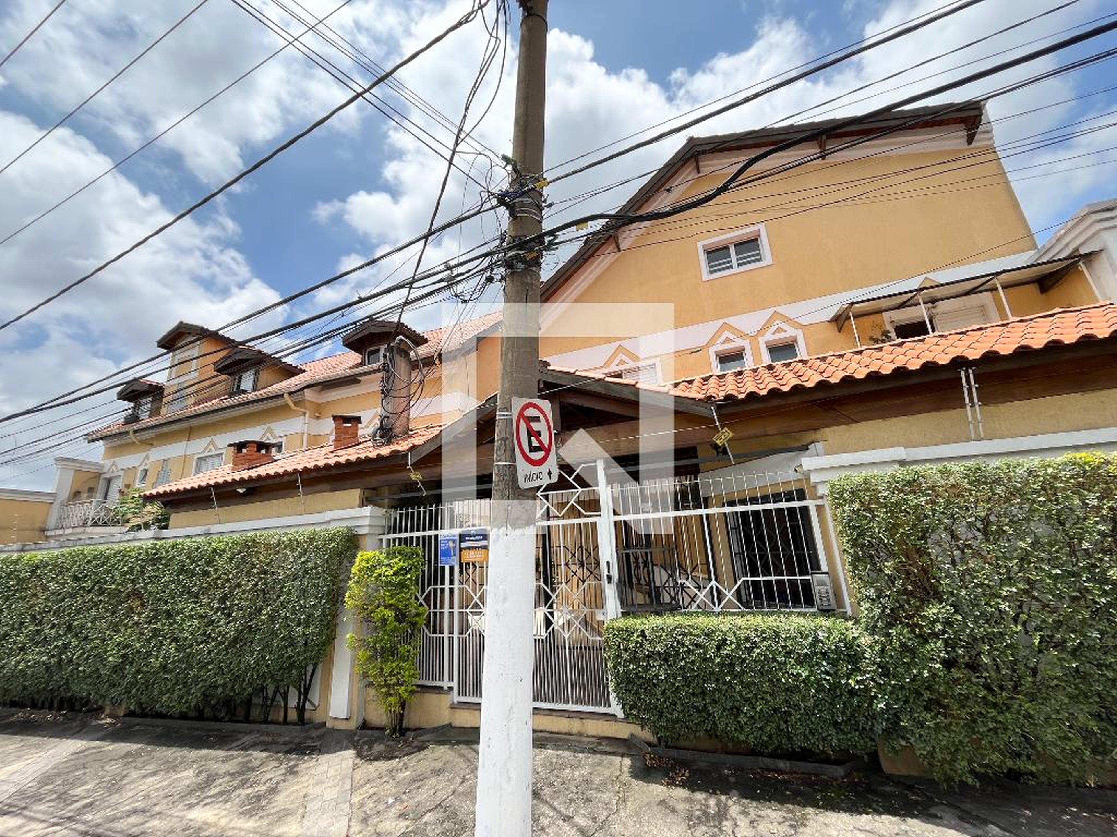Fachada do Prédio Condomínio em Rua Ibituruna, 1026