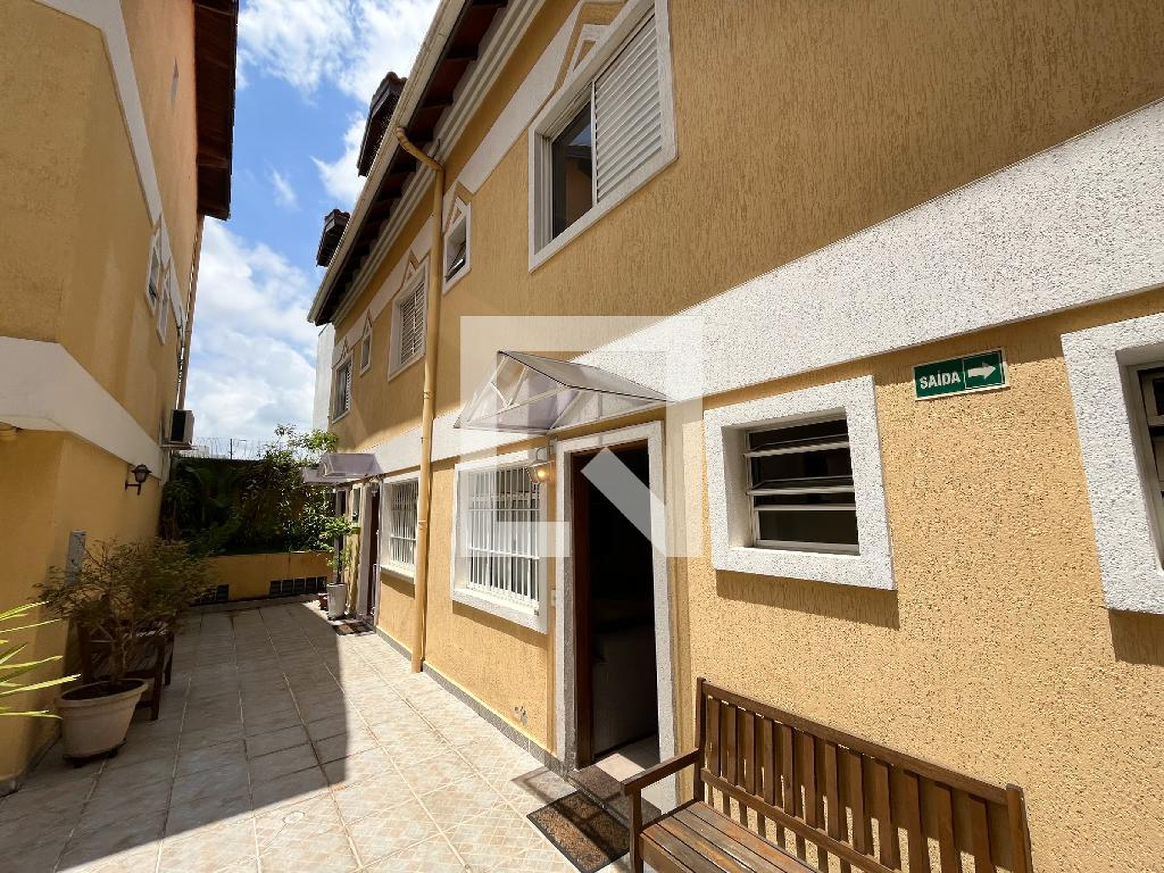 Fachada Condomínio em Rua Ibituruna, 1026