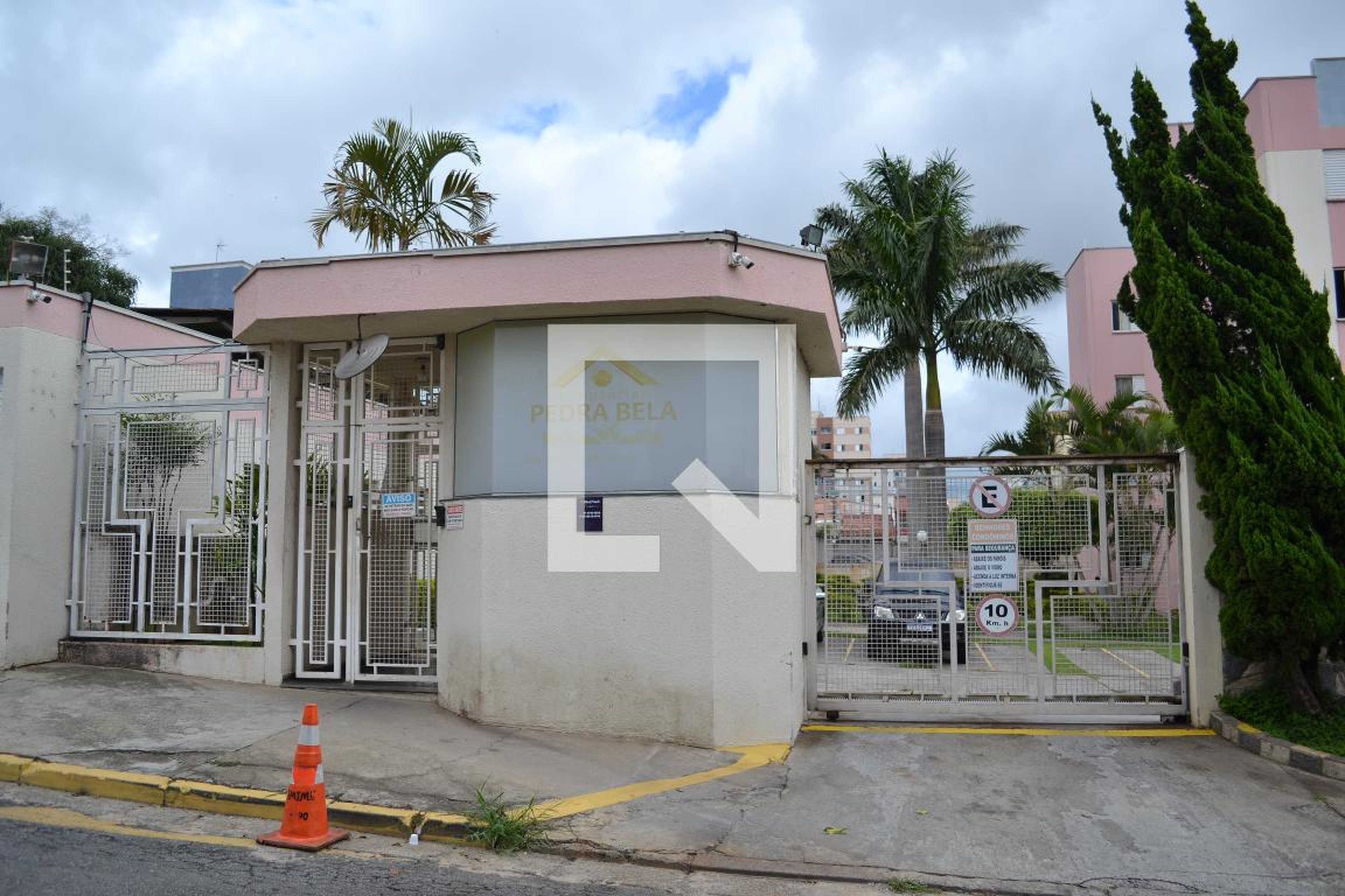 Fachada Condomínio Pedra Bela