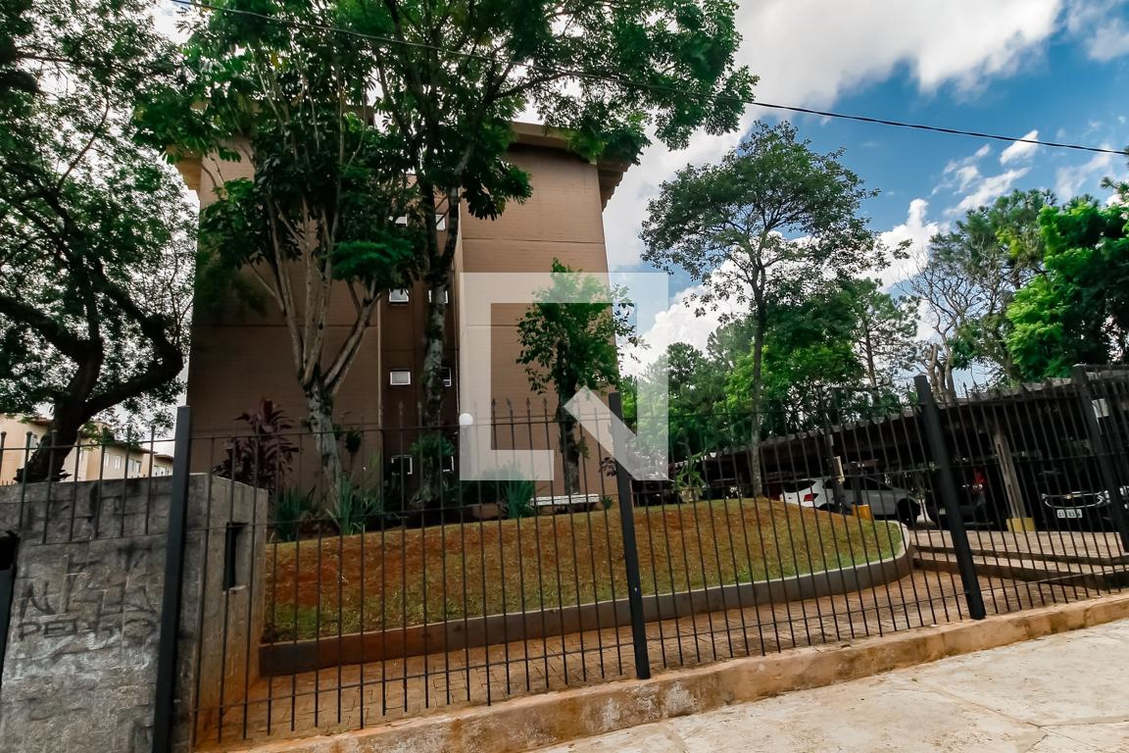 Fachada do Prédio Condomínio em Rua Porfírio José de Miranda Ramos, 163