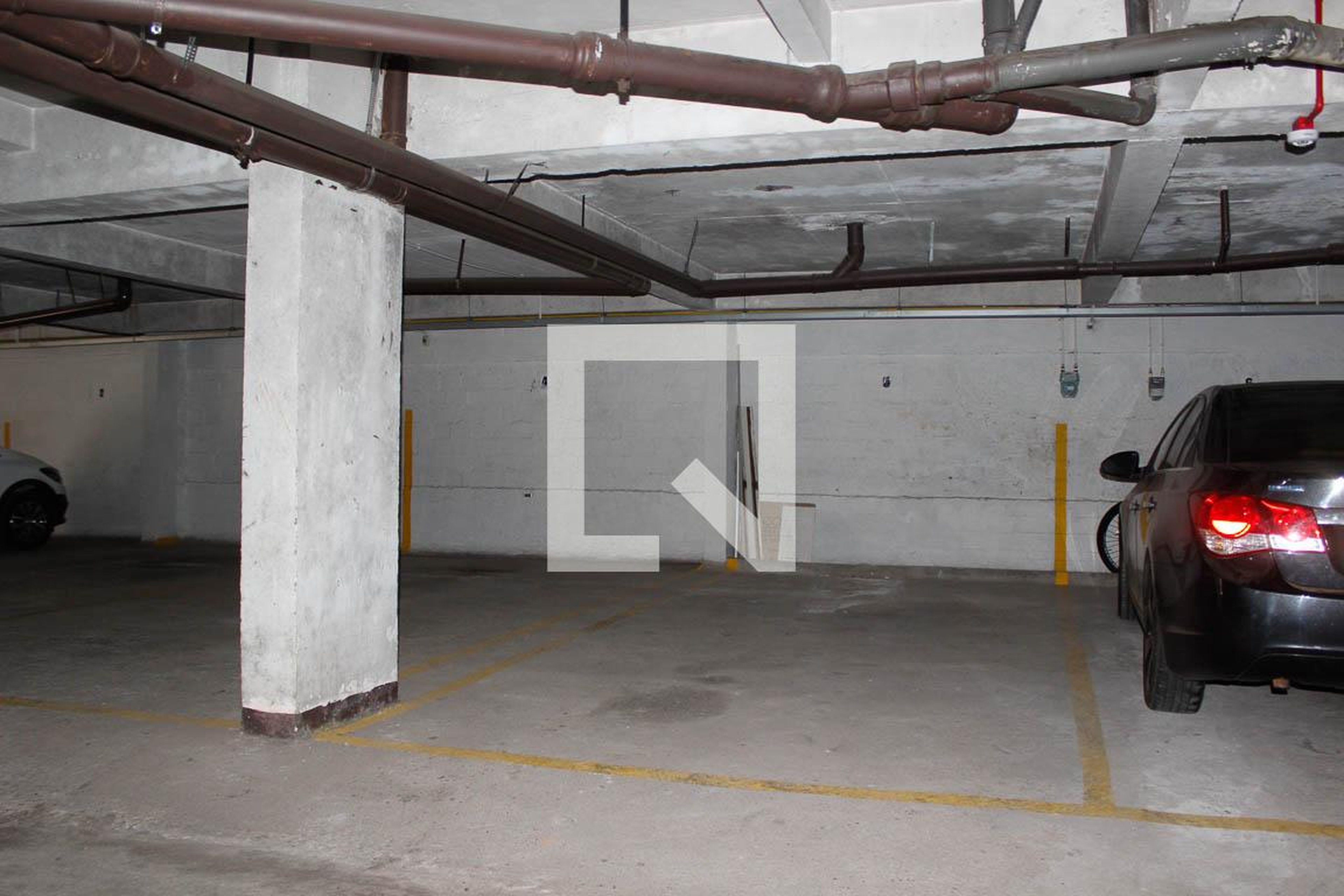 Estacionamento - Castor Adriana