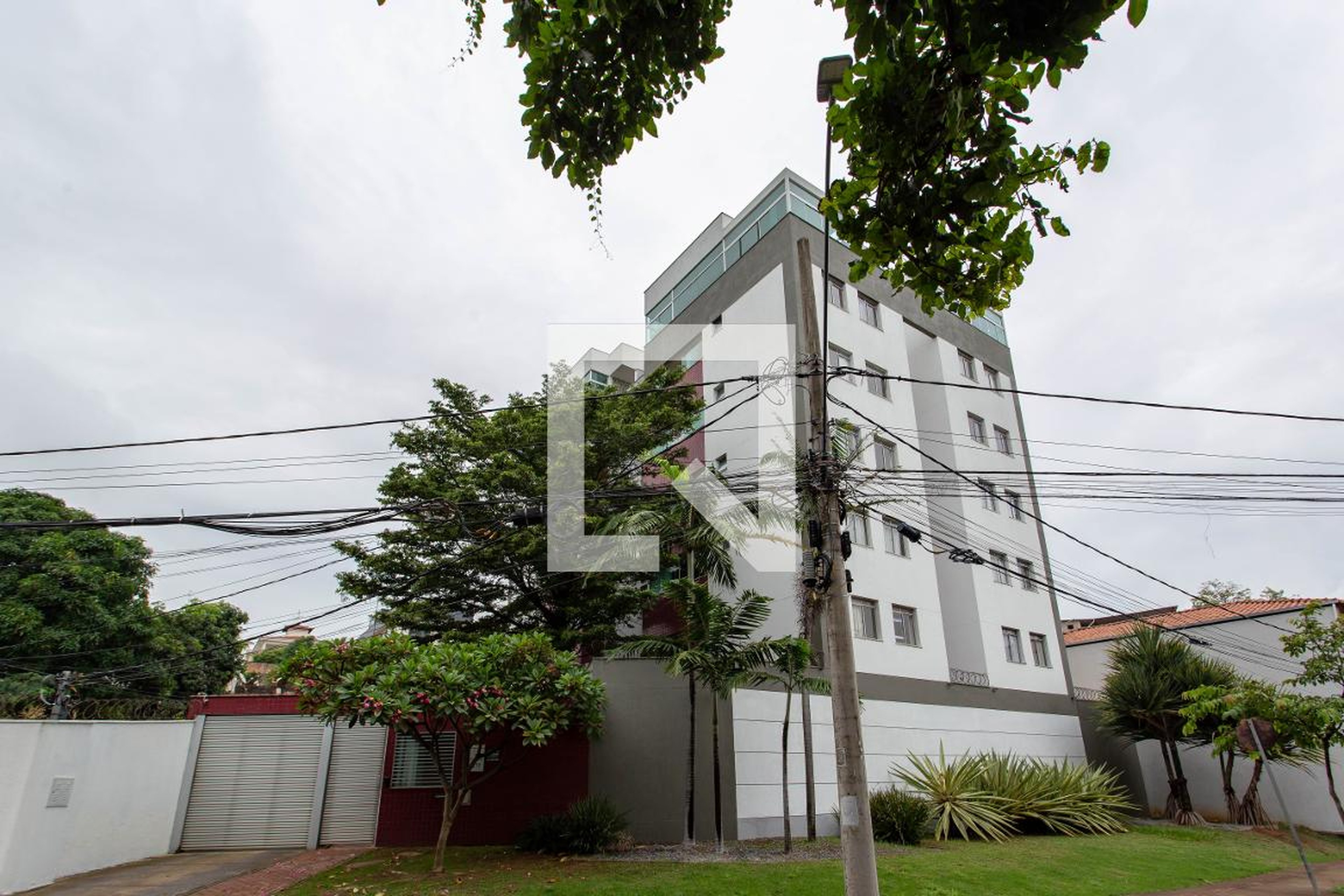 Fachada Condomínio em Rua José Tolêdo de Oliveira, 277