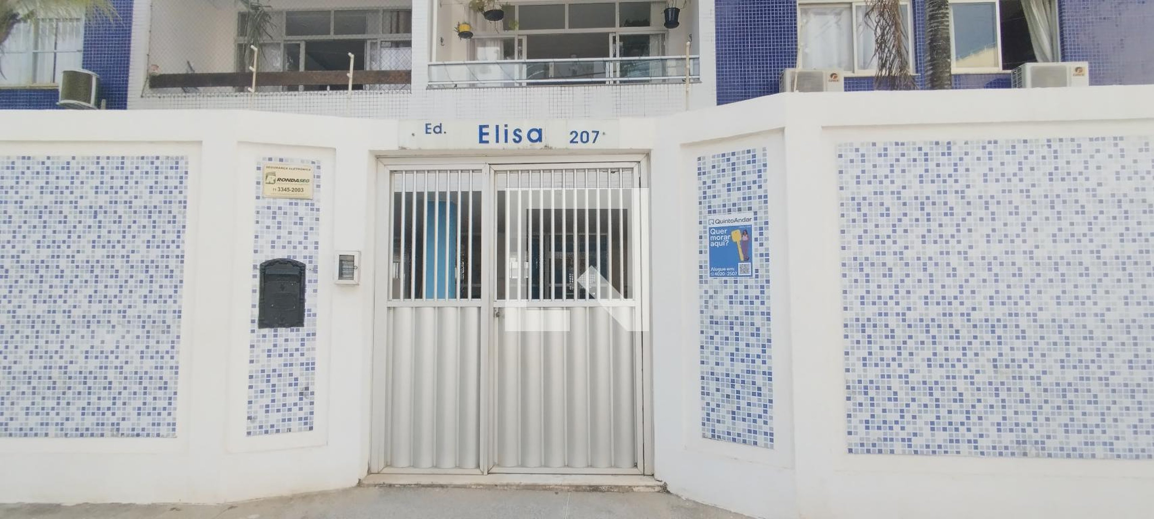 Fachada Condomínio em Rua Professor Cassilandro Barbuda, 207