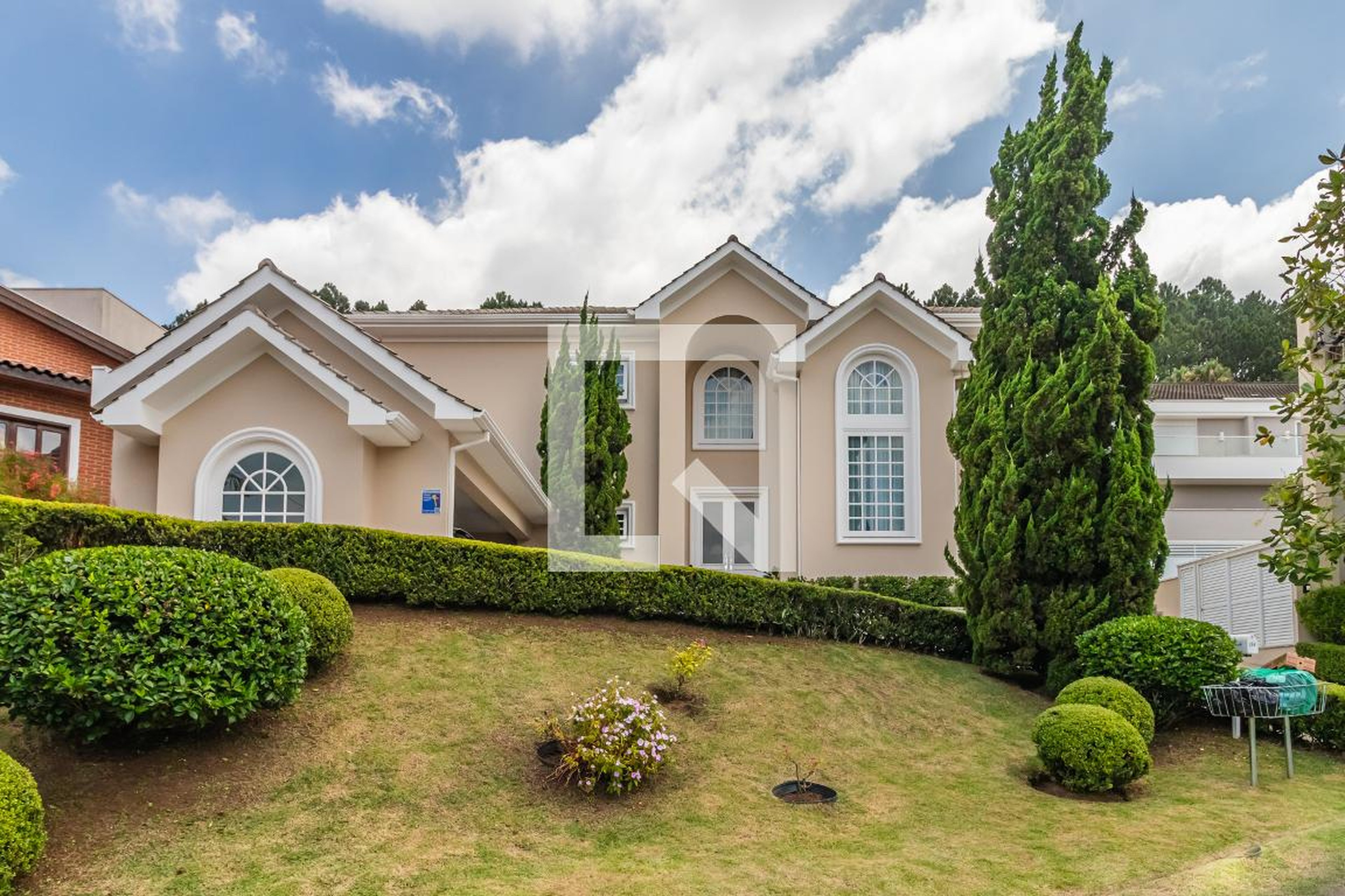 Fachada Condomínio em Alameda Araés, 124