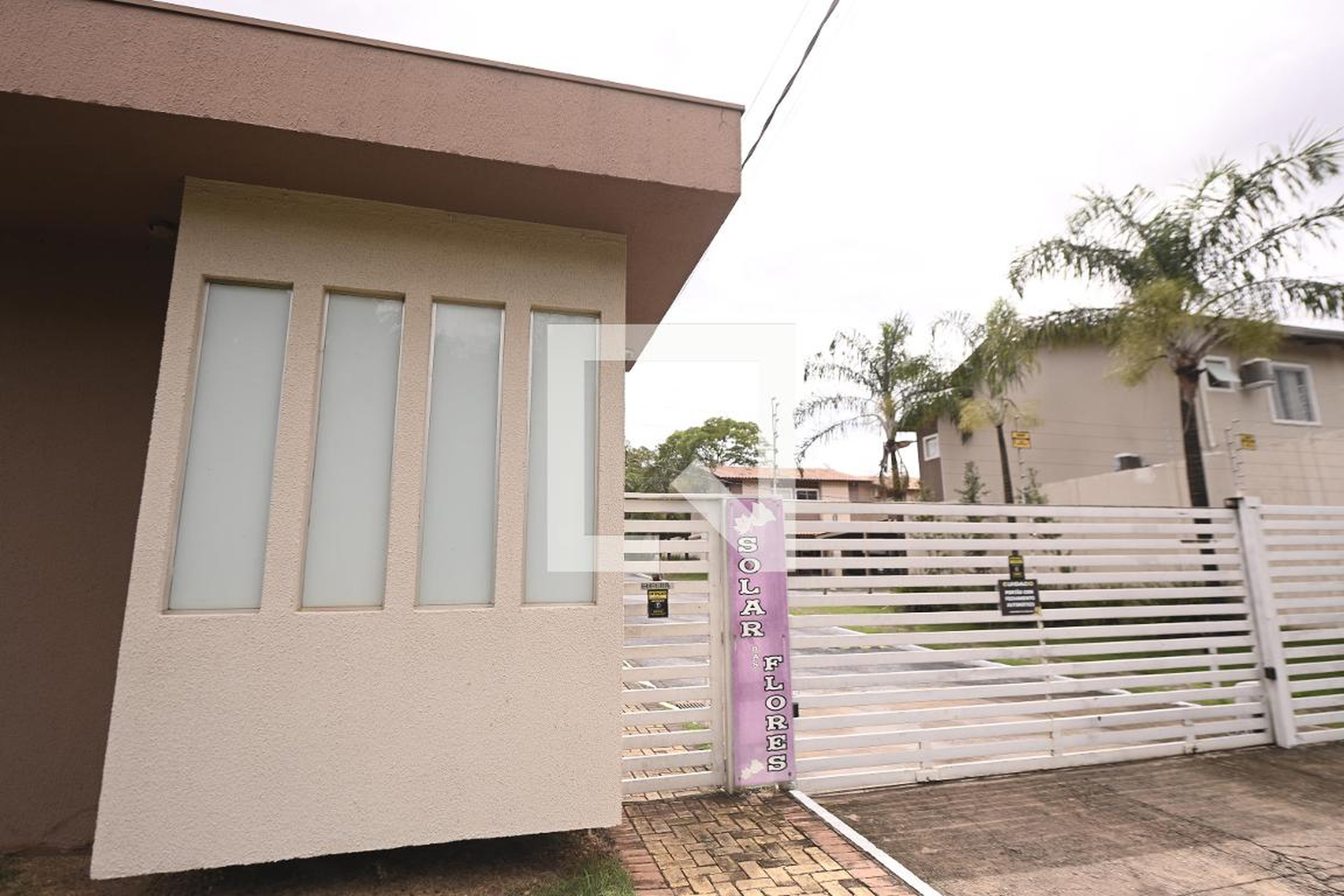 Fachada Condomínio em Rua Cv Vinte e Quatro, 21