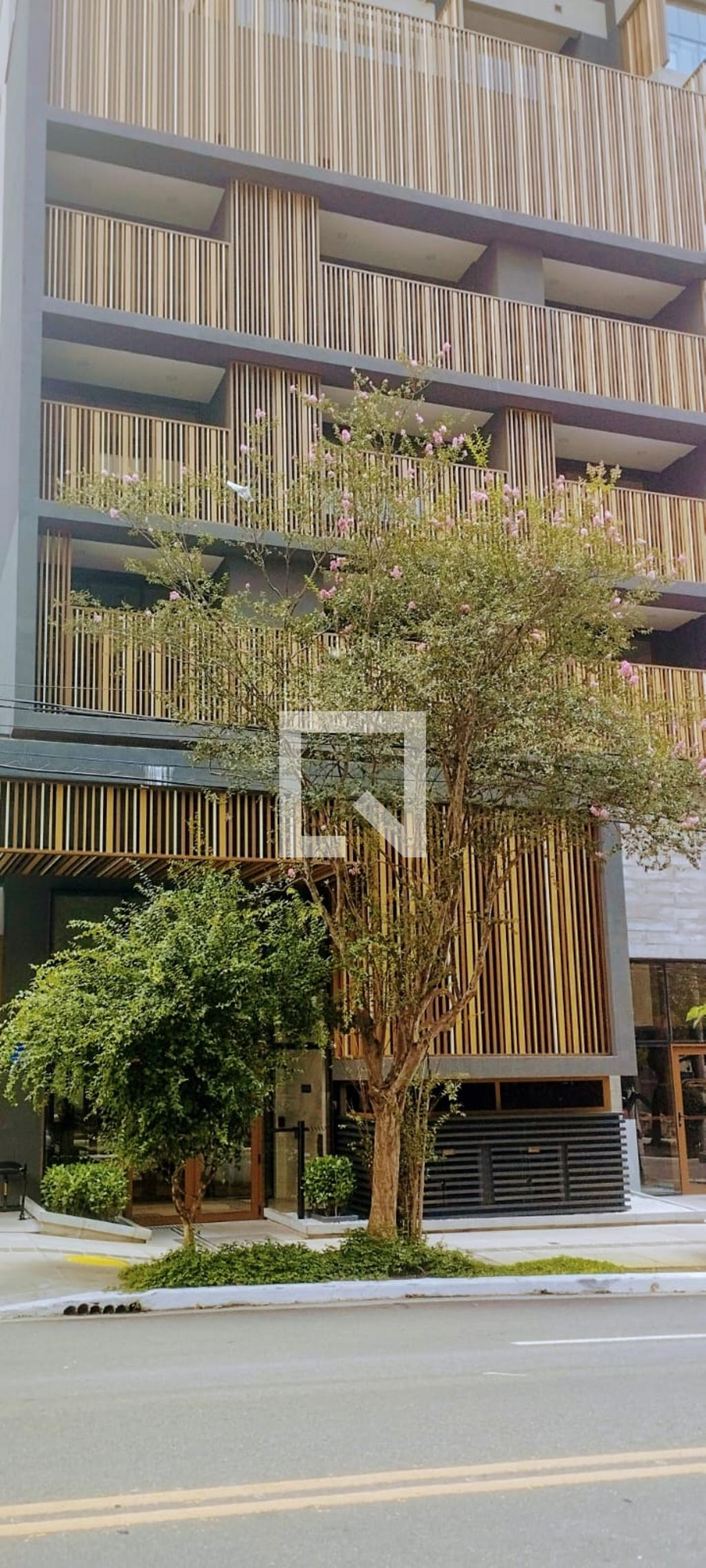 Fachada Condomínio em Rua Afonso Braz, 817