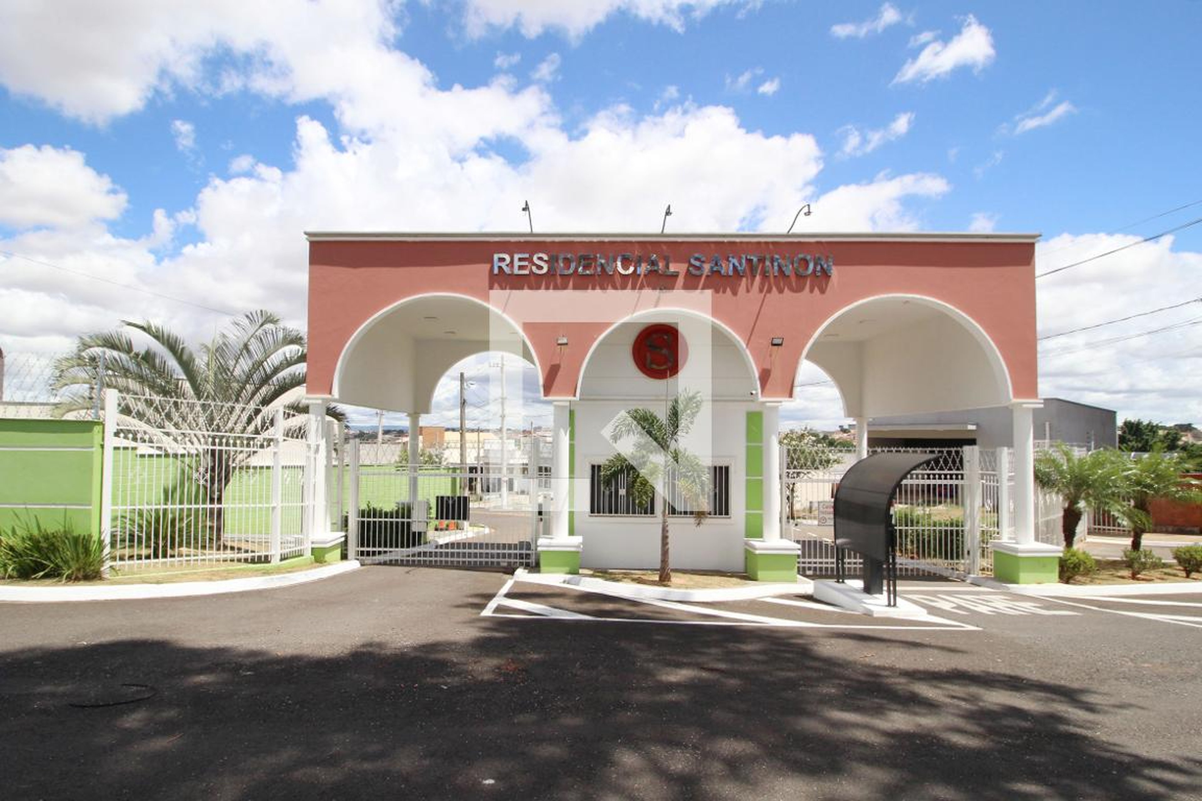 Fachada do Condomínio Condomínio em Rua Feliciano Antunes Neto, 850