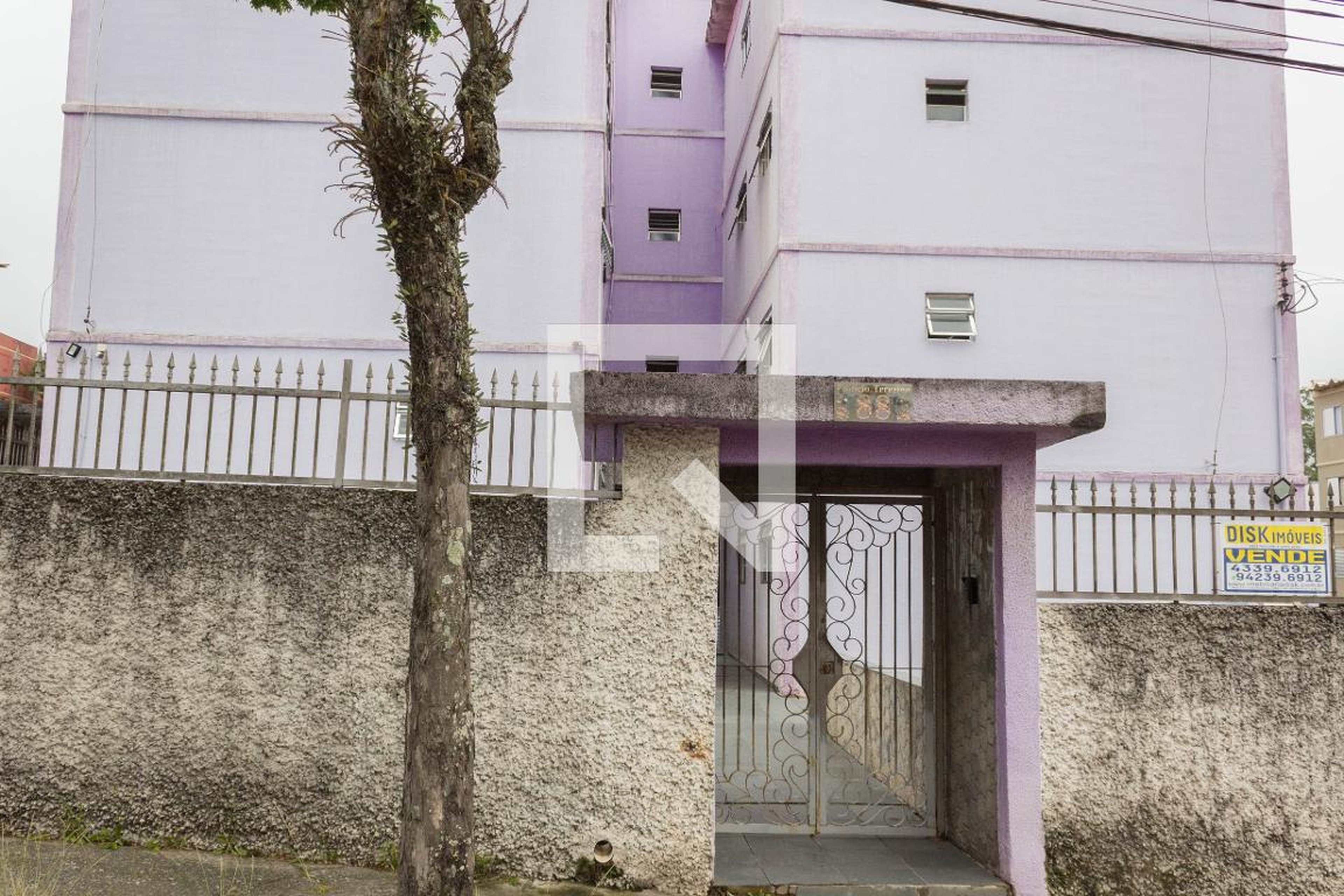 Fachada Condomínio em Rua Filomena Cassilhas, 88