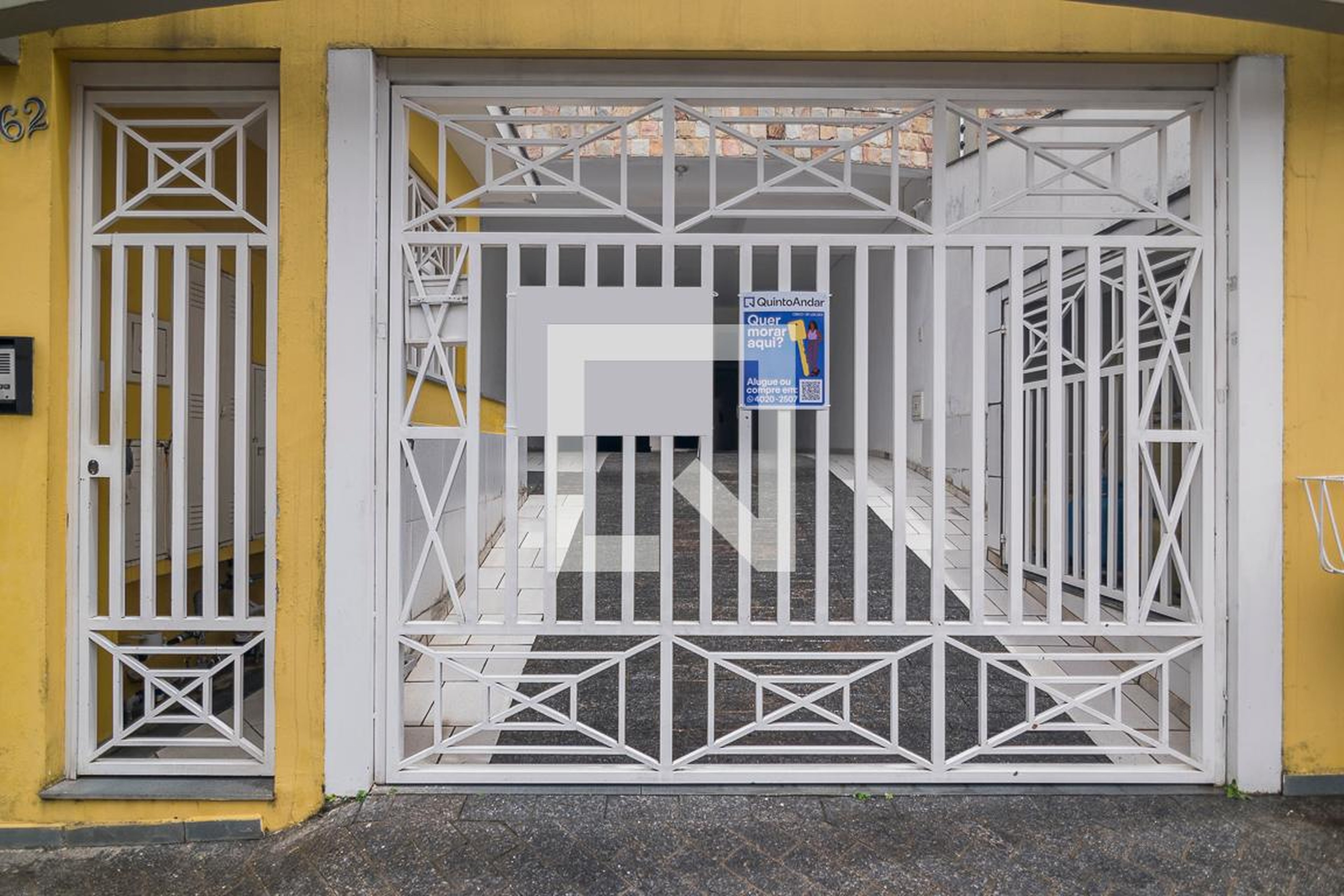 Fachada Condomínio em Rua Rio Preto, 262