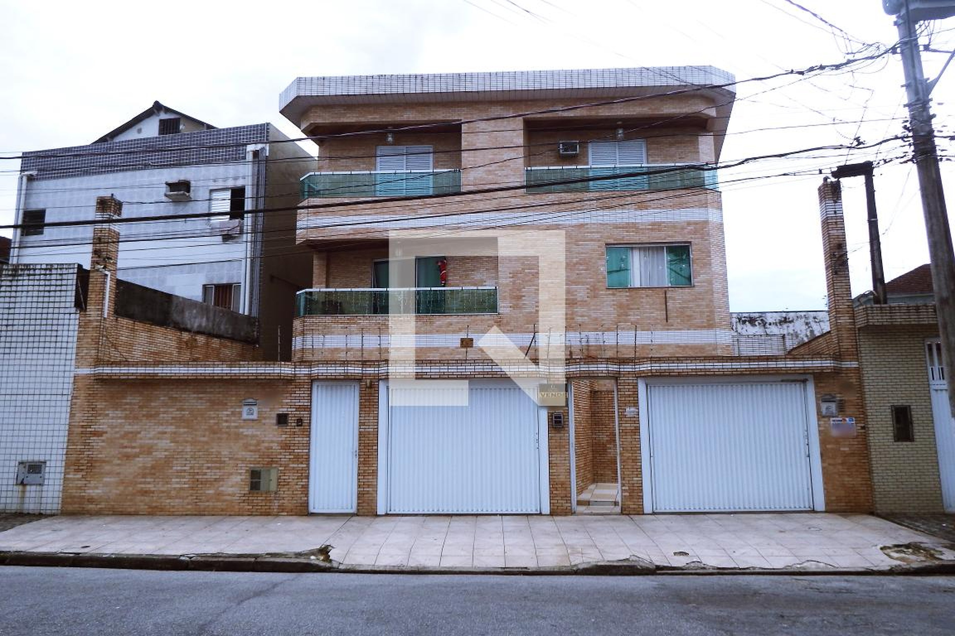 Fachada do Prédio Condomínio em Rua Santa Cruz, 133