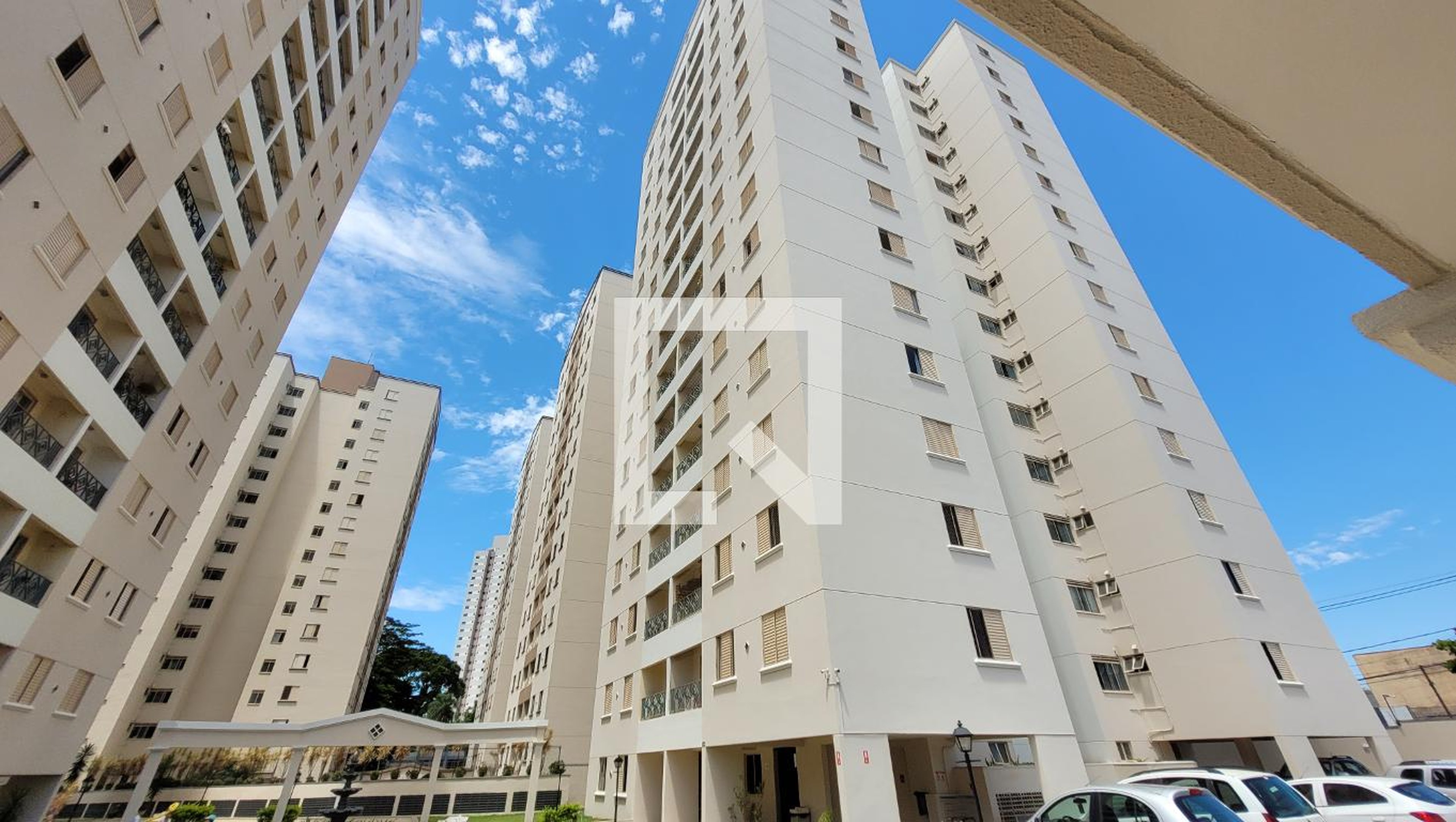 Fachada do Prédio Condomínio em Rua Doutor Buarque de Macedo, 101