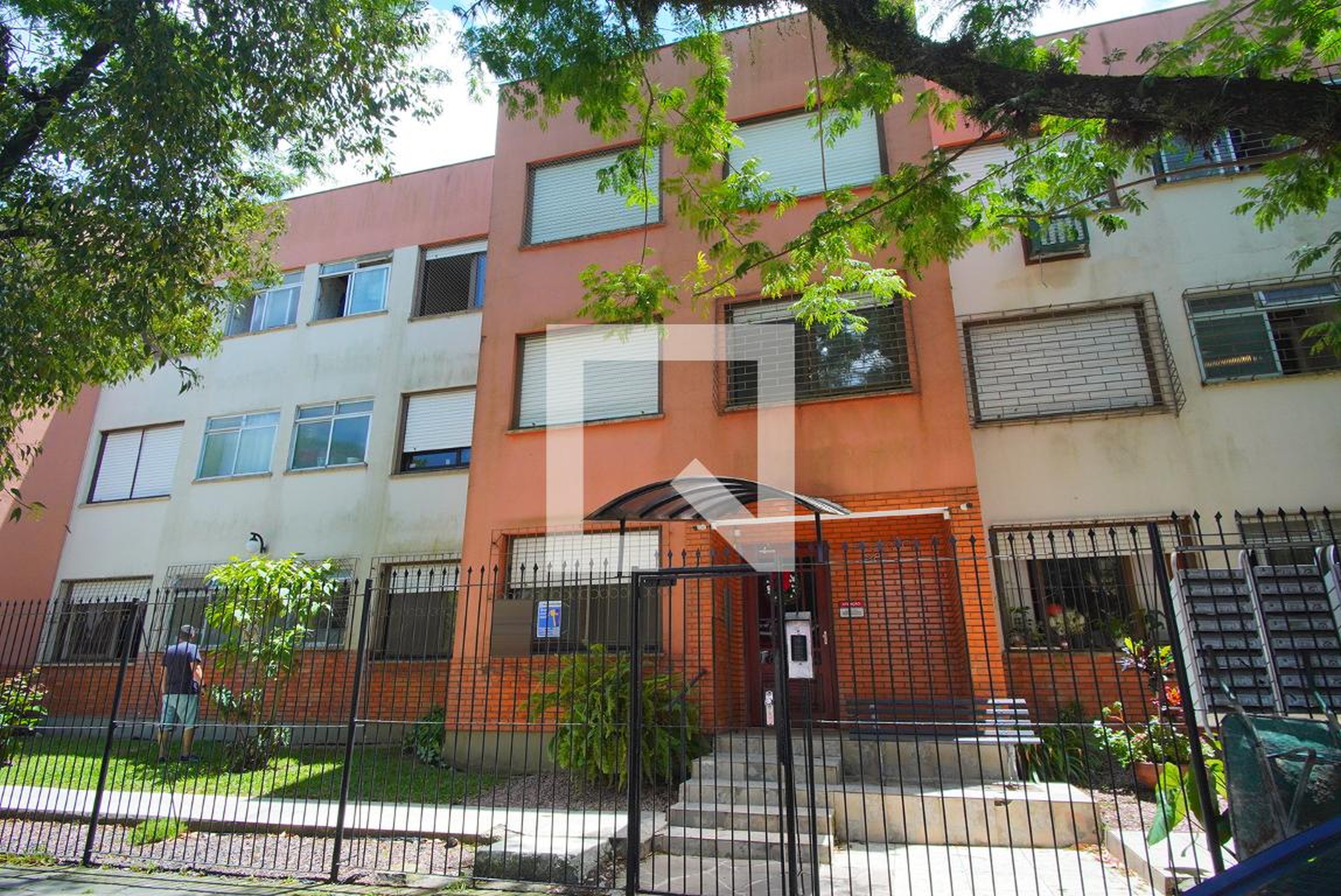 Fachada Condomínio em Rua Luís Lederman, 281