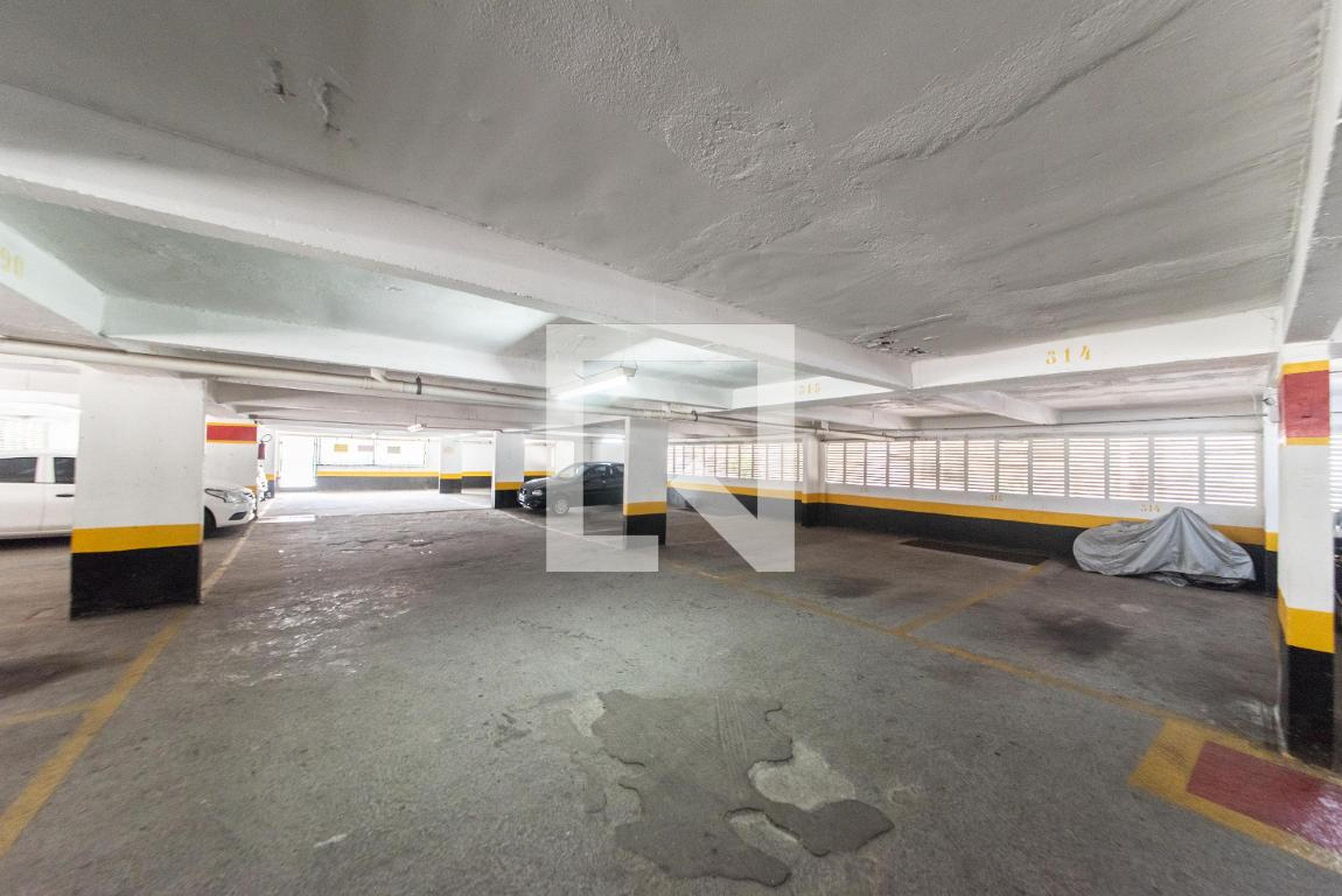 Estacionamento - Residencial Trianon - Edifício Ipês