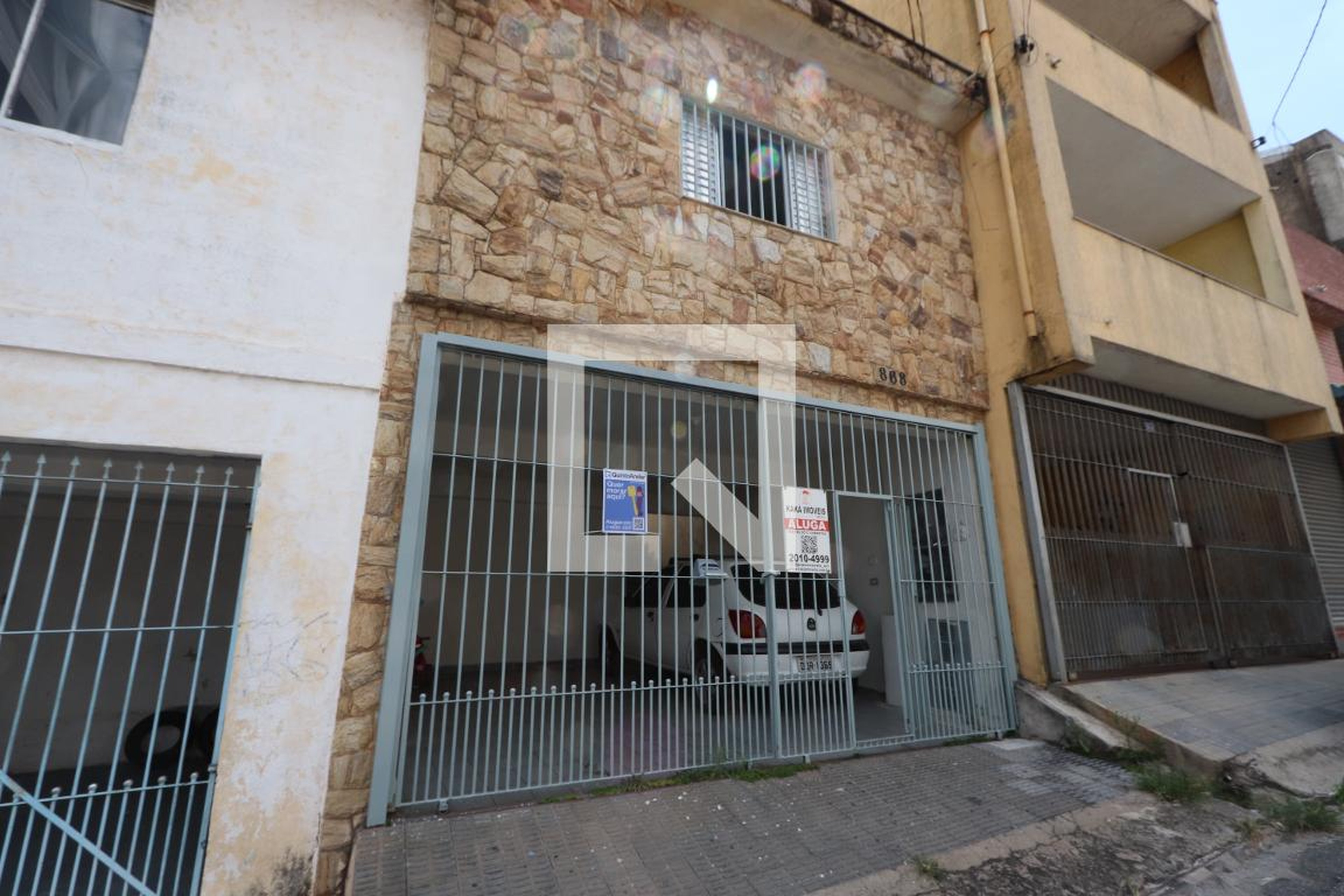 Fachada Condomínio em Rua Marechal Renato Paquet, 868