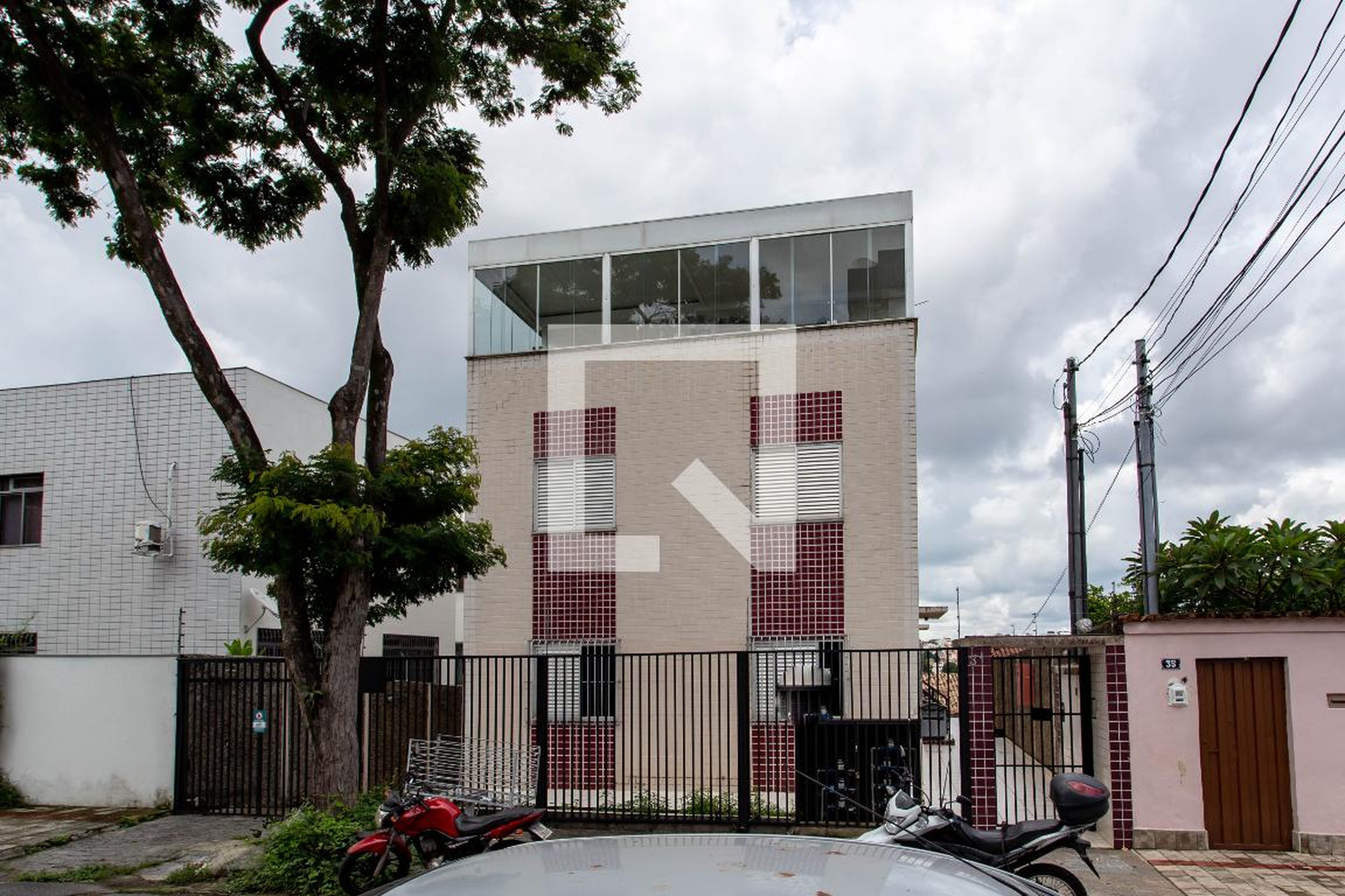 Fachada Residencial Villa Verde