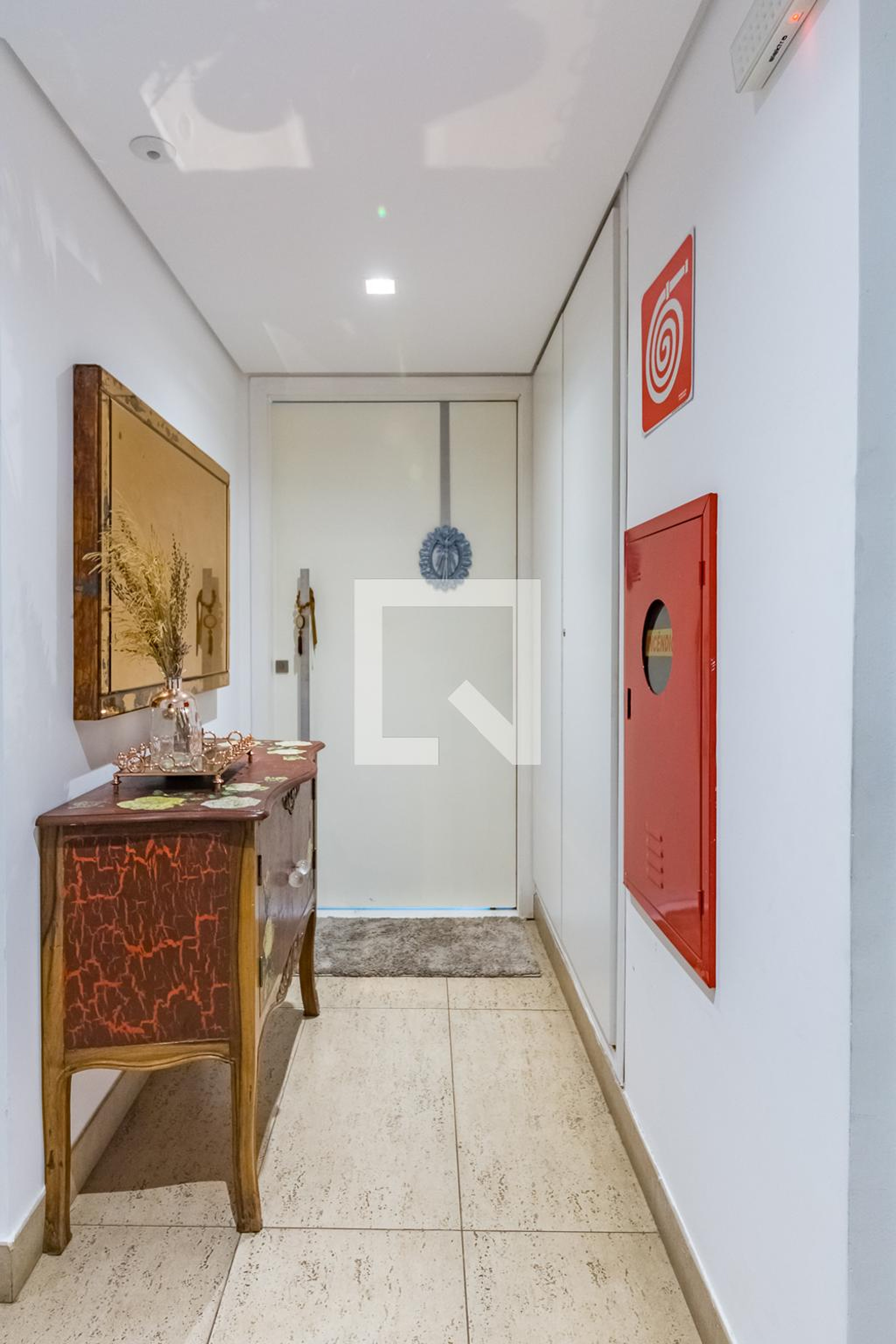 Hall social Condomínio em Rua Tereza Mota Valadares, 885