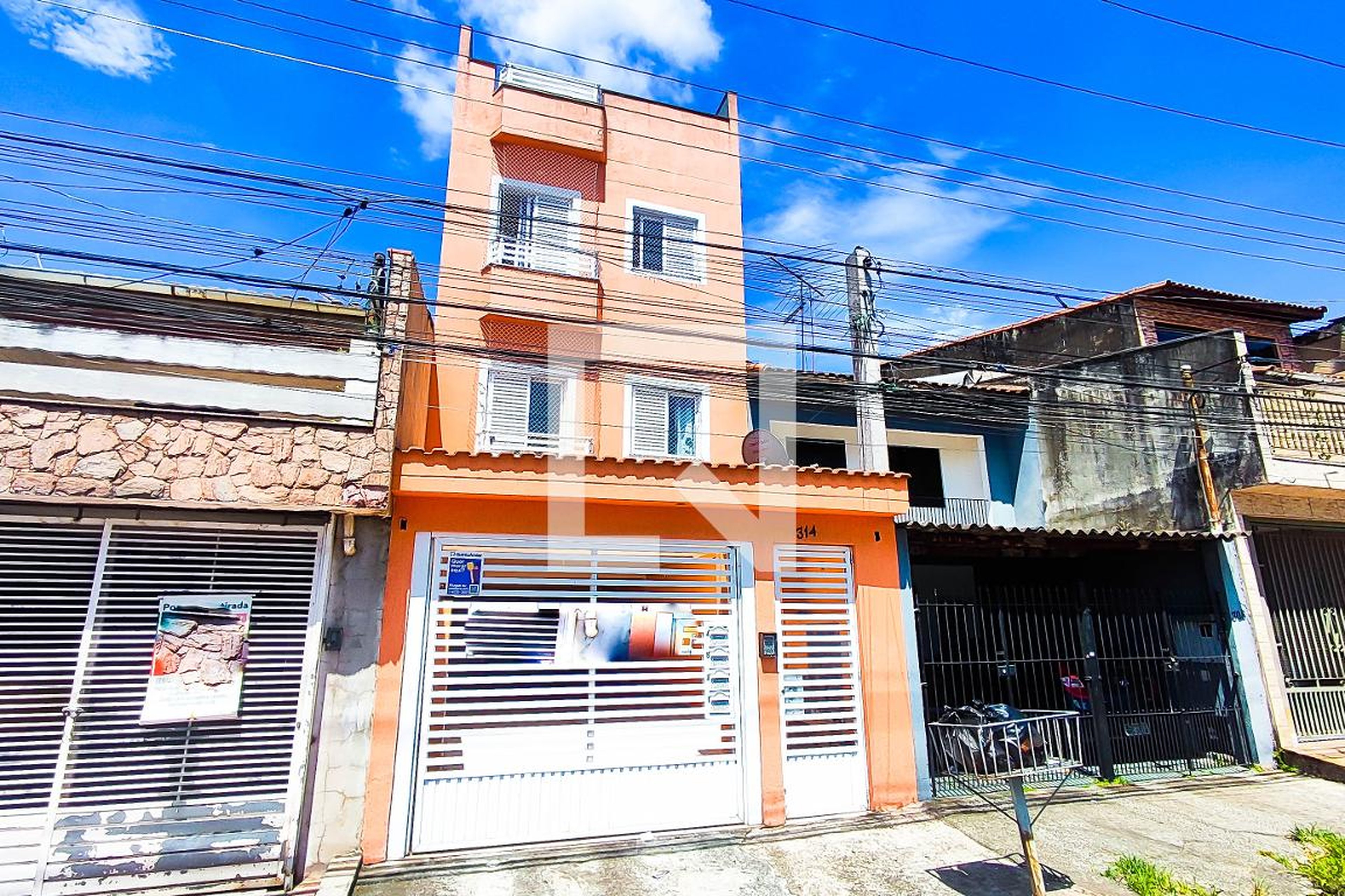 Fachada Condomínio em Rua Olávo Hansen, 314