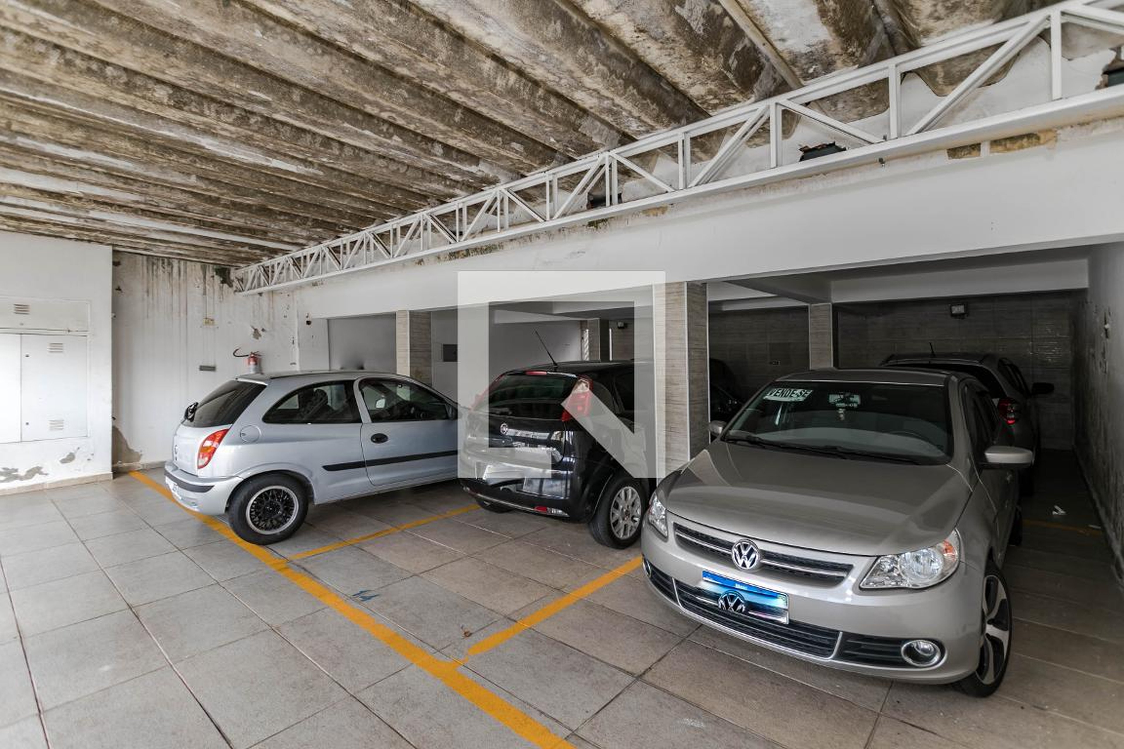 Área Comum - Estacionamento - 