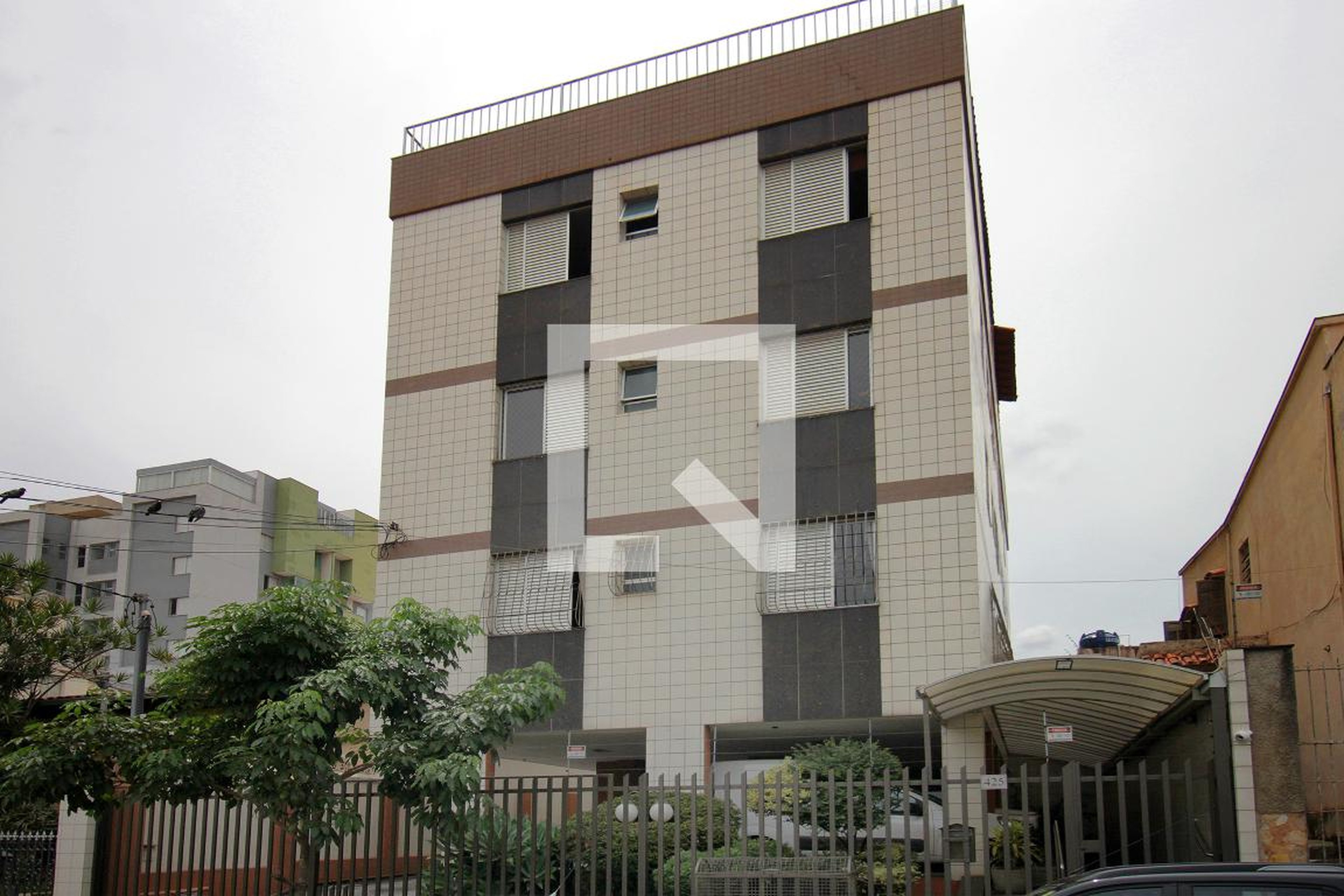Fachada Condomínio em Rua Antônio Tôrres, 425