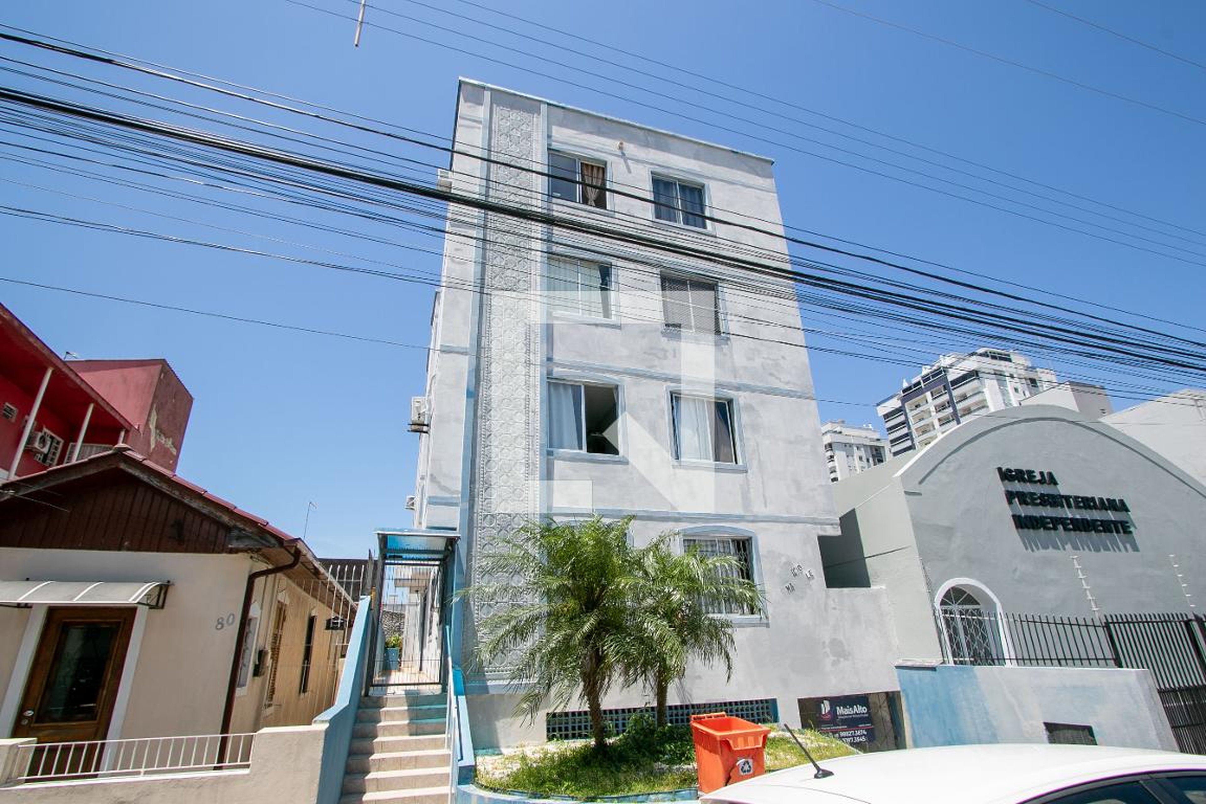 Fachada Condomínio em Rua João Cruz E Silva, 70