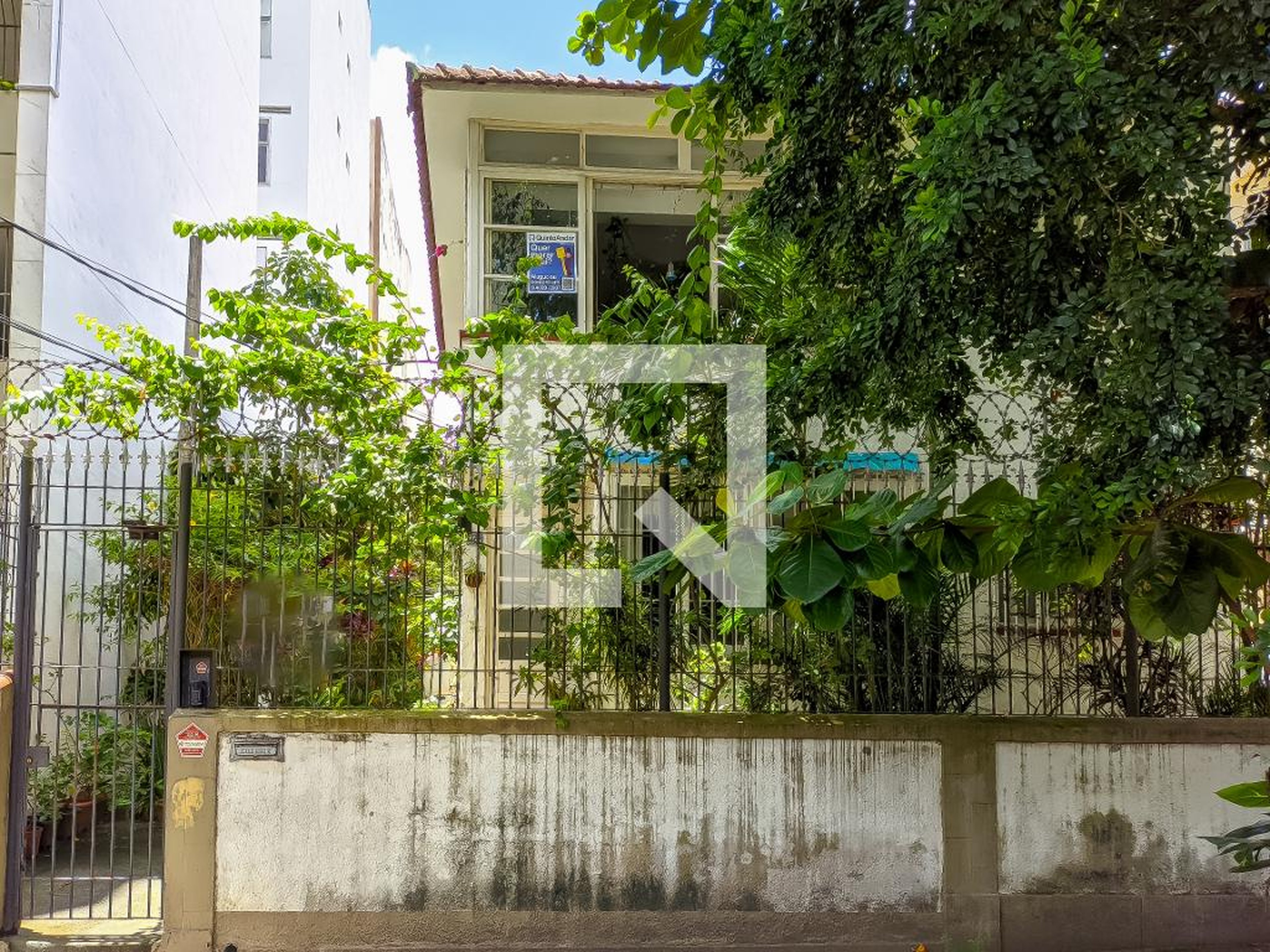 Fachada do Prédio Condomínio em Rua Araxá, 655