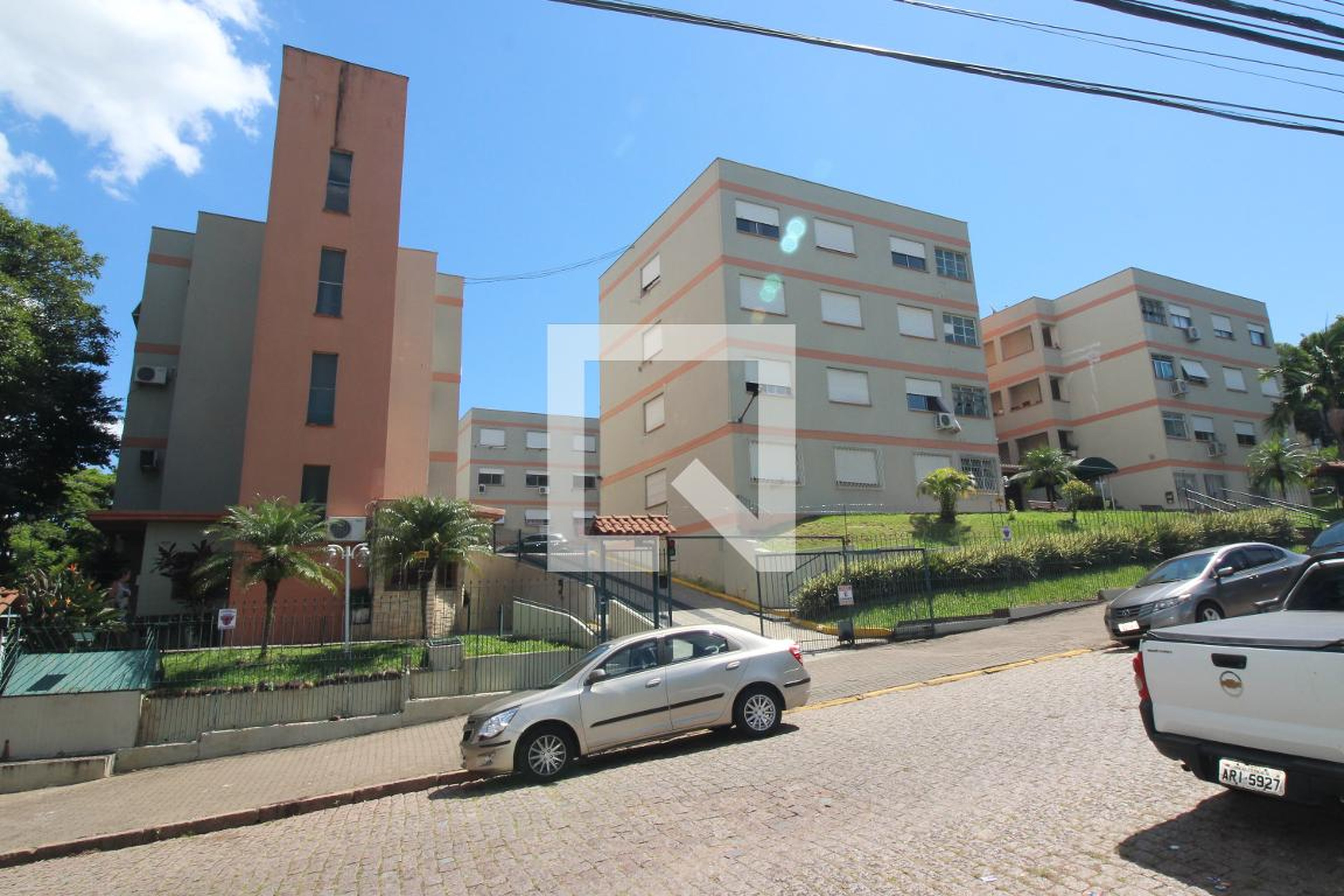 Fachada do condomínio Condomínio Lupicinio Rodrigues