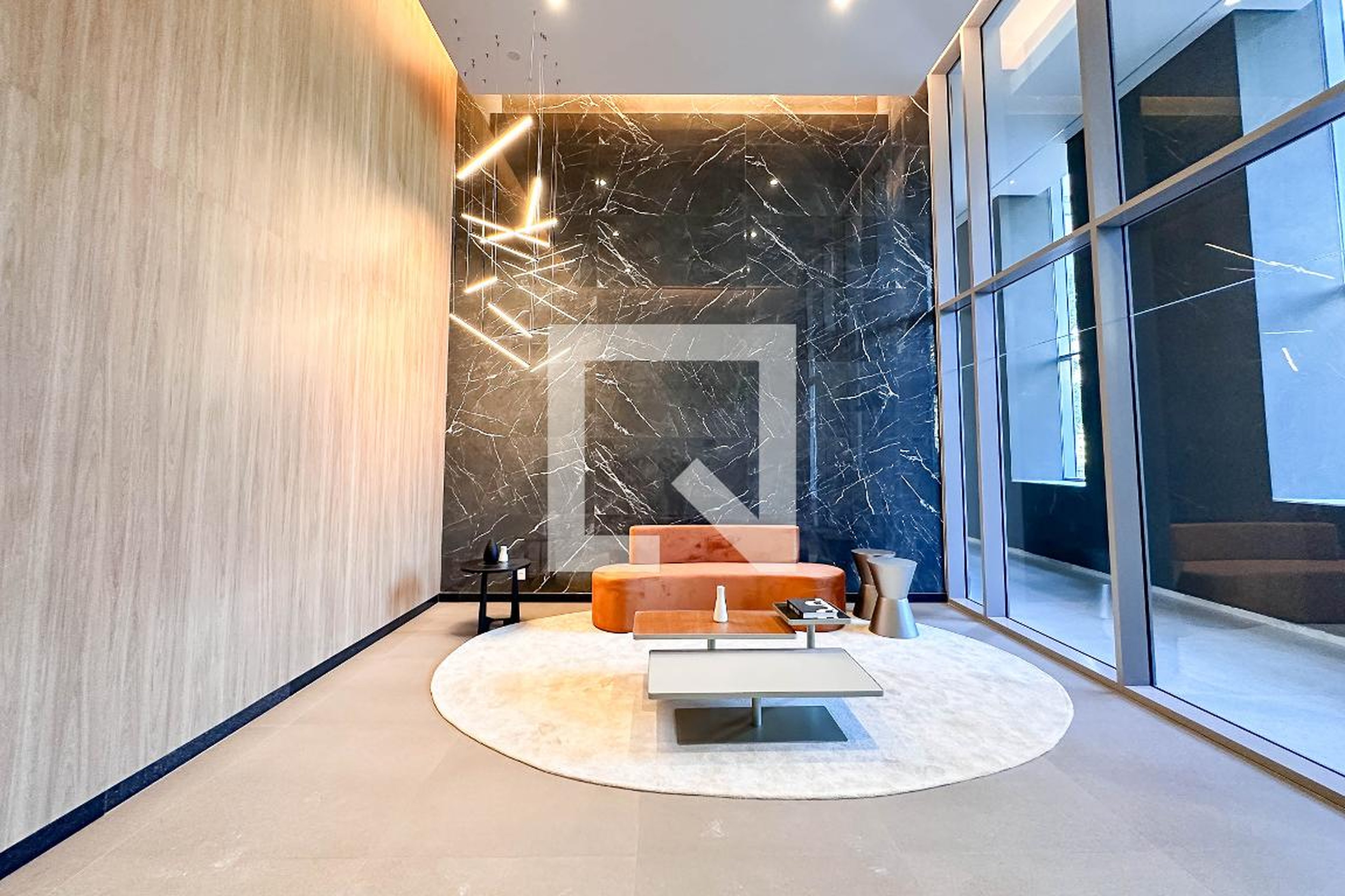 Hall de entrada Condomínio em Rua Doutor Rafael Correia, 271