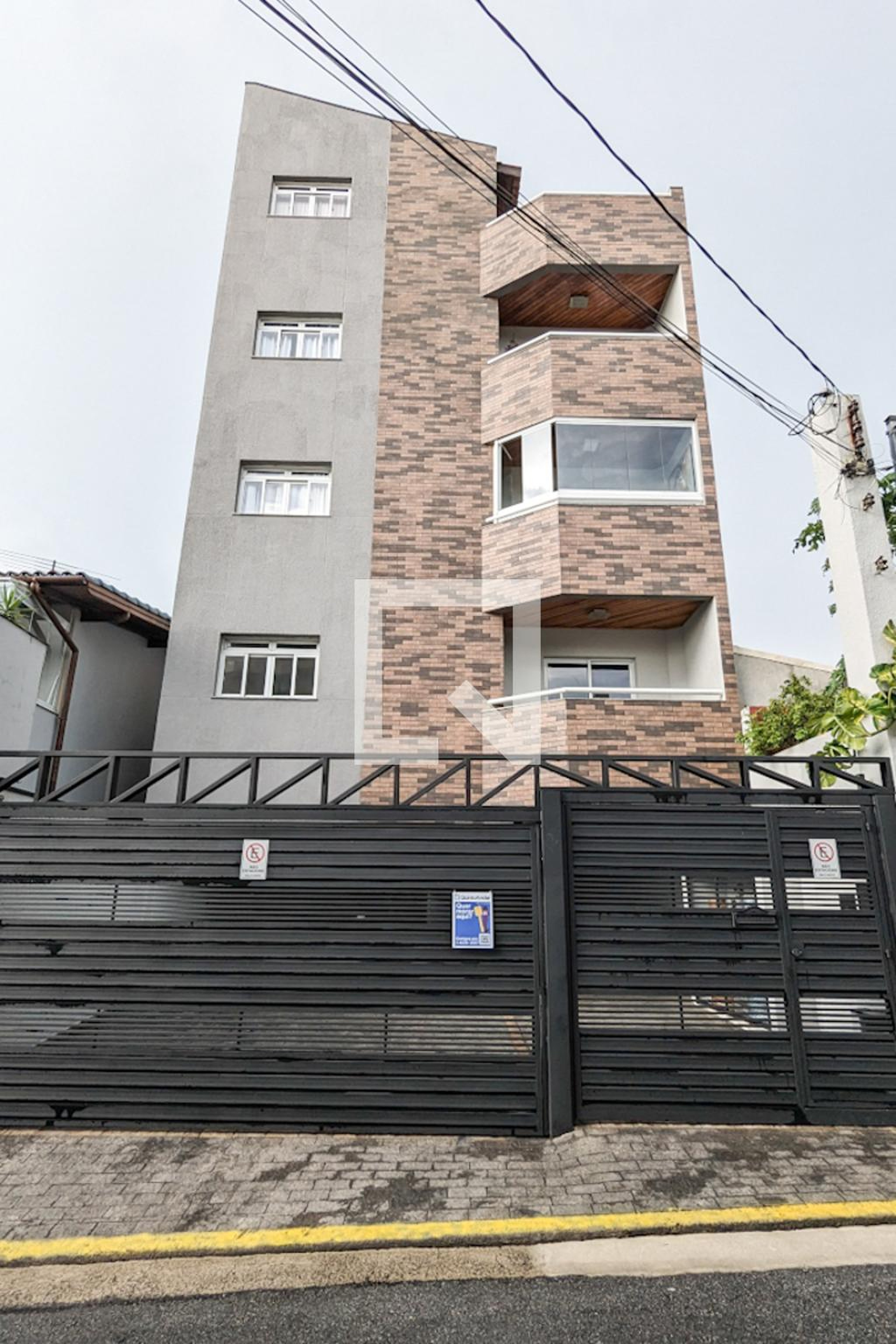 Fachada Condomínio em Rua Jaír Fongaro, 128