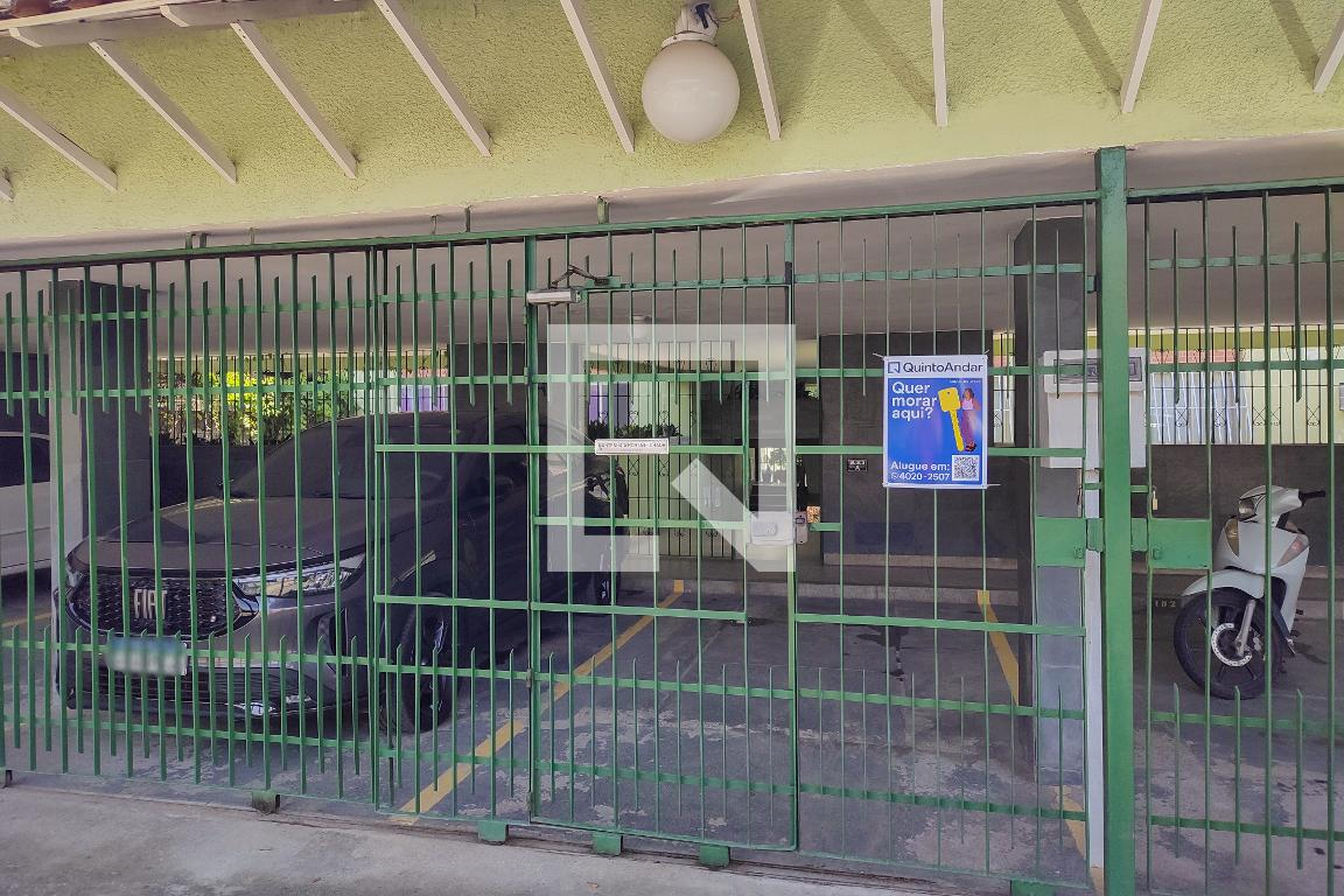 Fachada do condomínio Condomínio em Rua Lázaro Moncef, 229