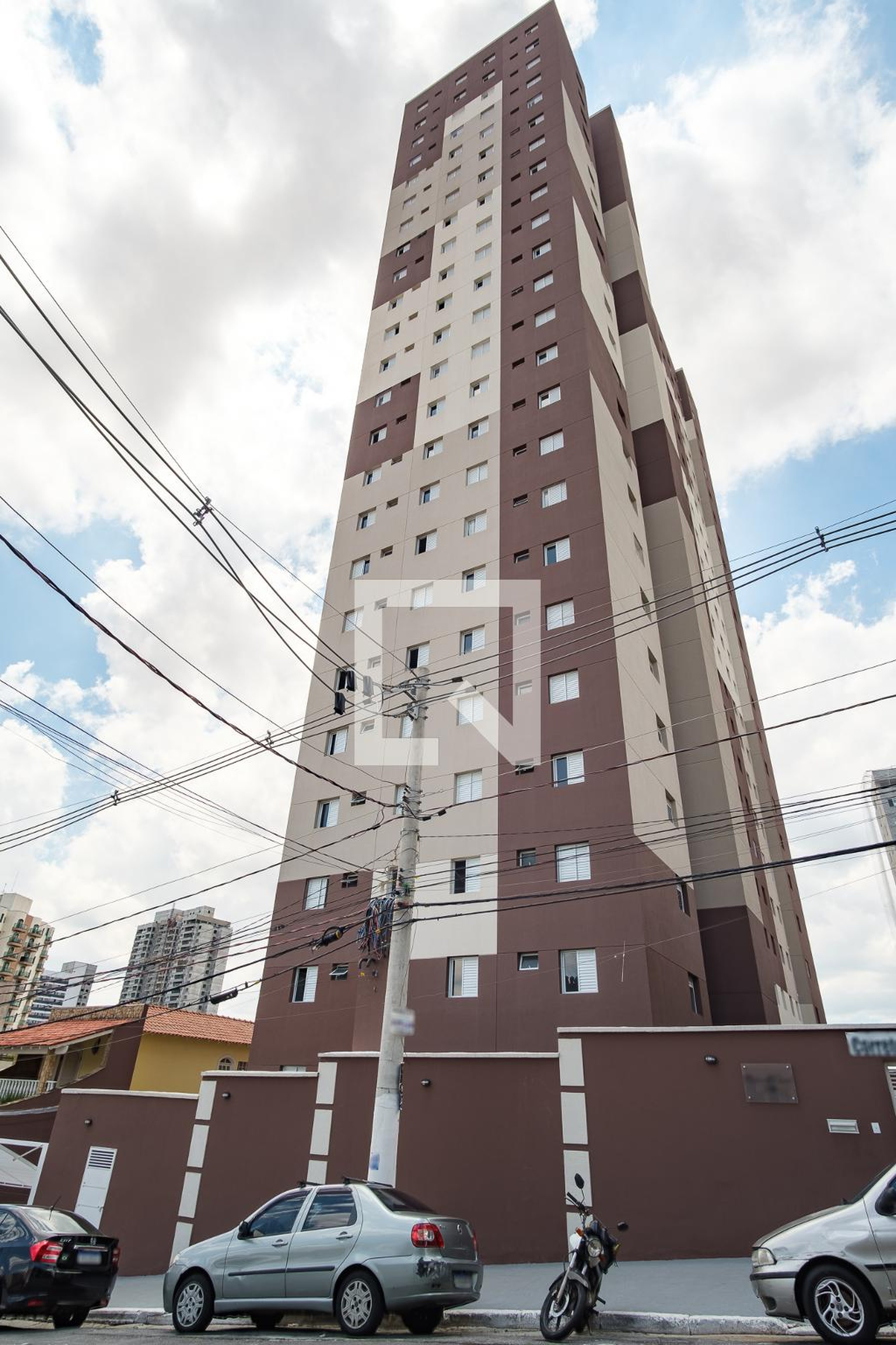 Fachada Condomínio em Rua Doutor Edgar García Viêira, 260