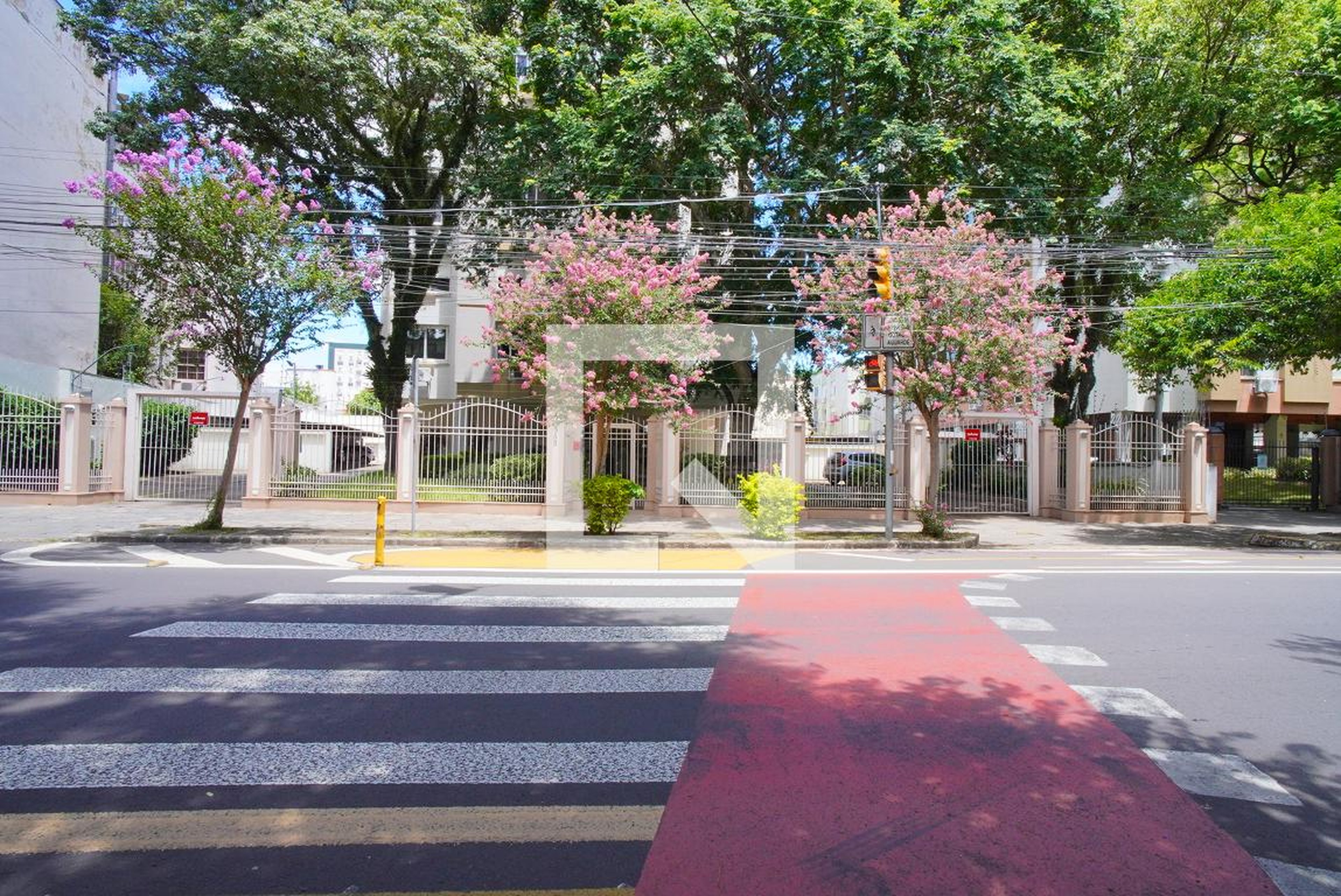 Fachada do Prédio Condomínio em Rua Vasco da Gama, 585