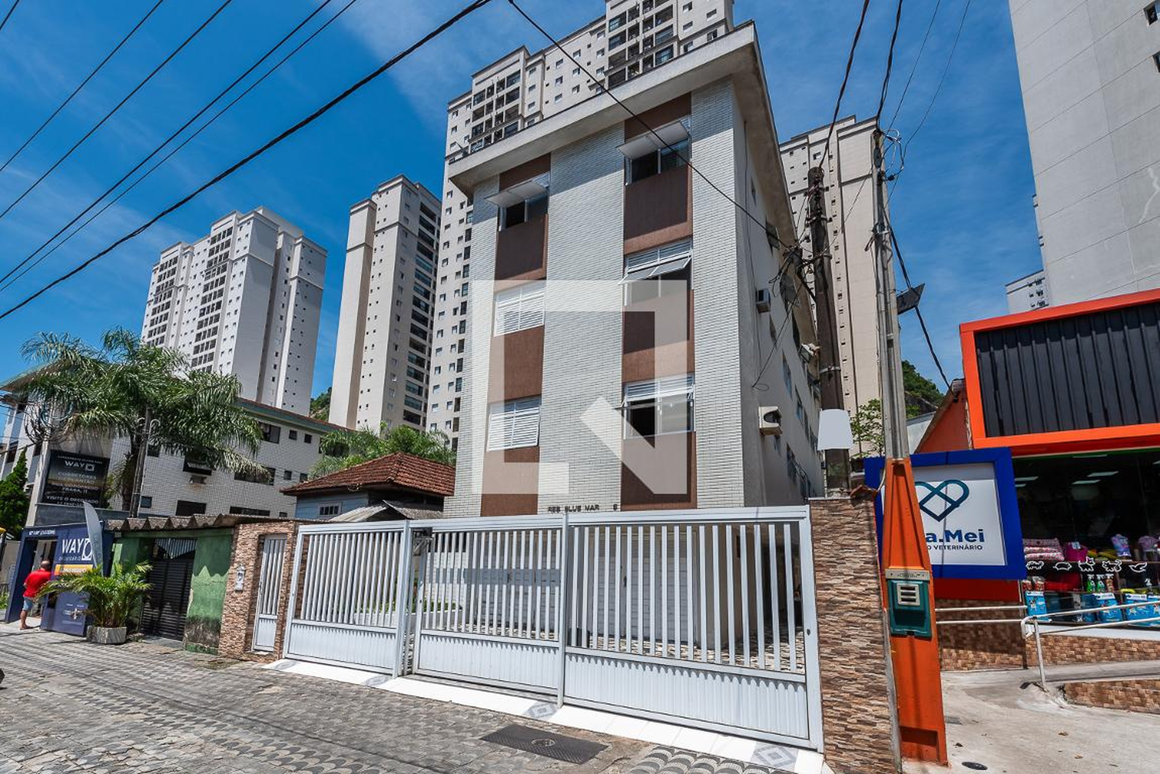 Fachada Condomínio em Rua Godofredo Fraga, 06