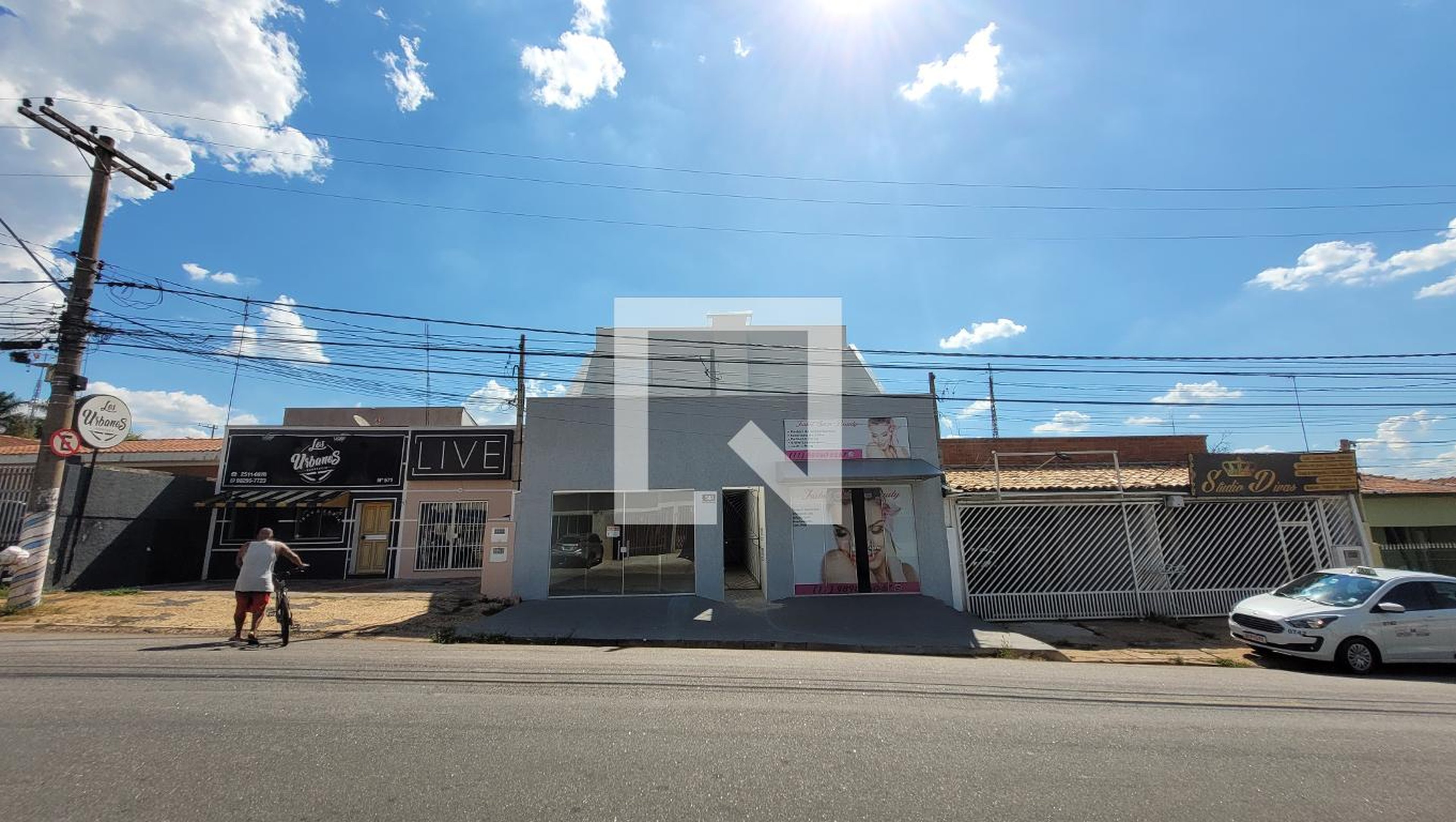 Fachada Condomínio em Rua dos Guainumbis, 581