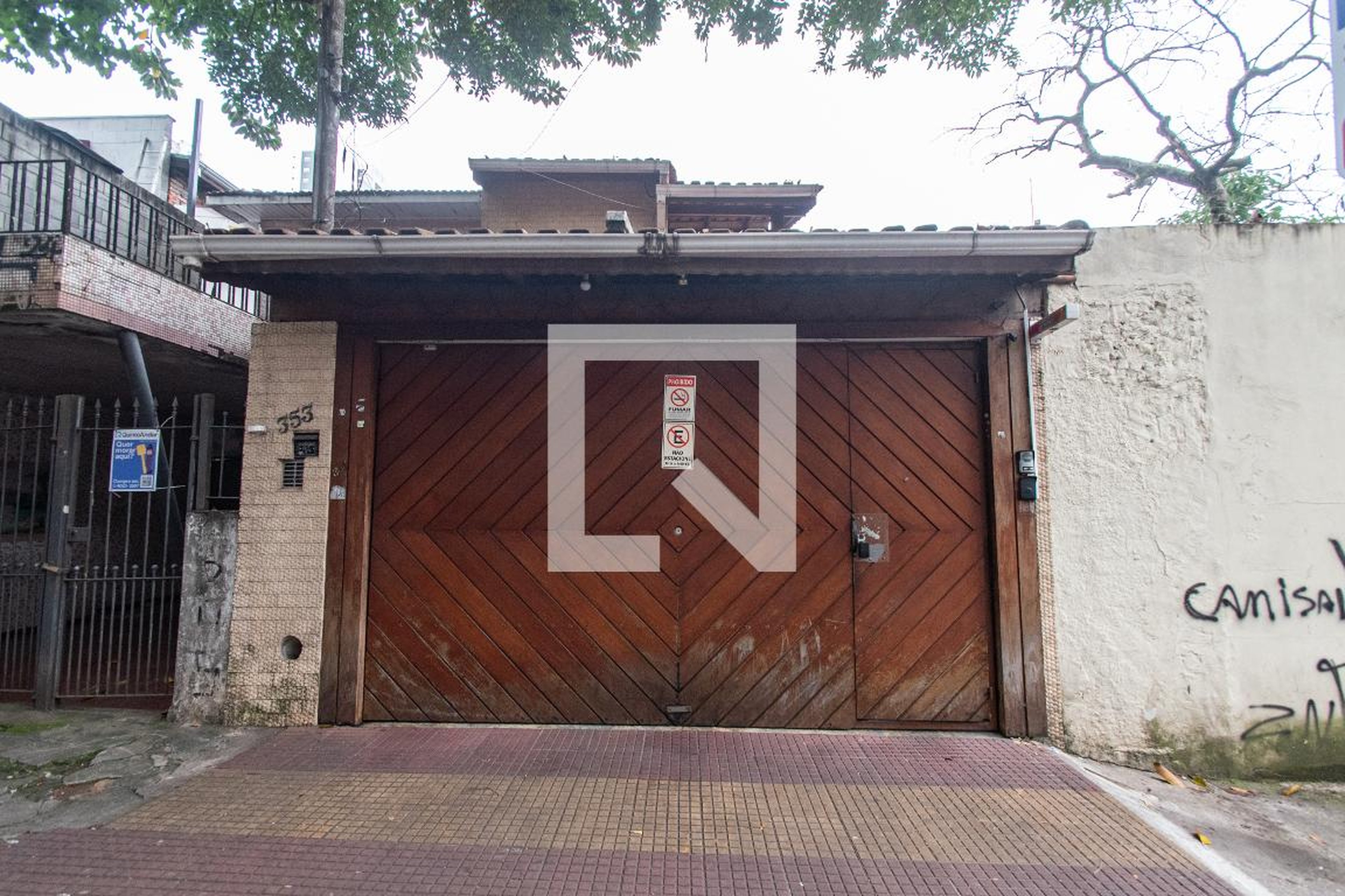 Fachada Condomínio em Rua Ribeiro do Amaral, 353