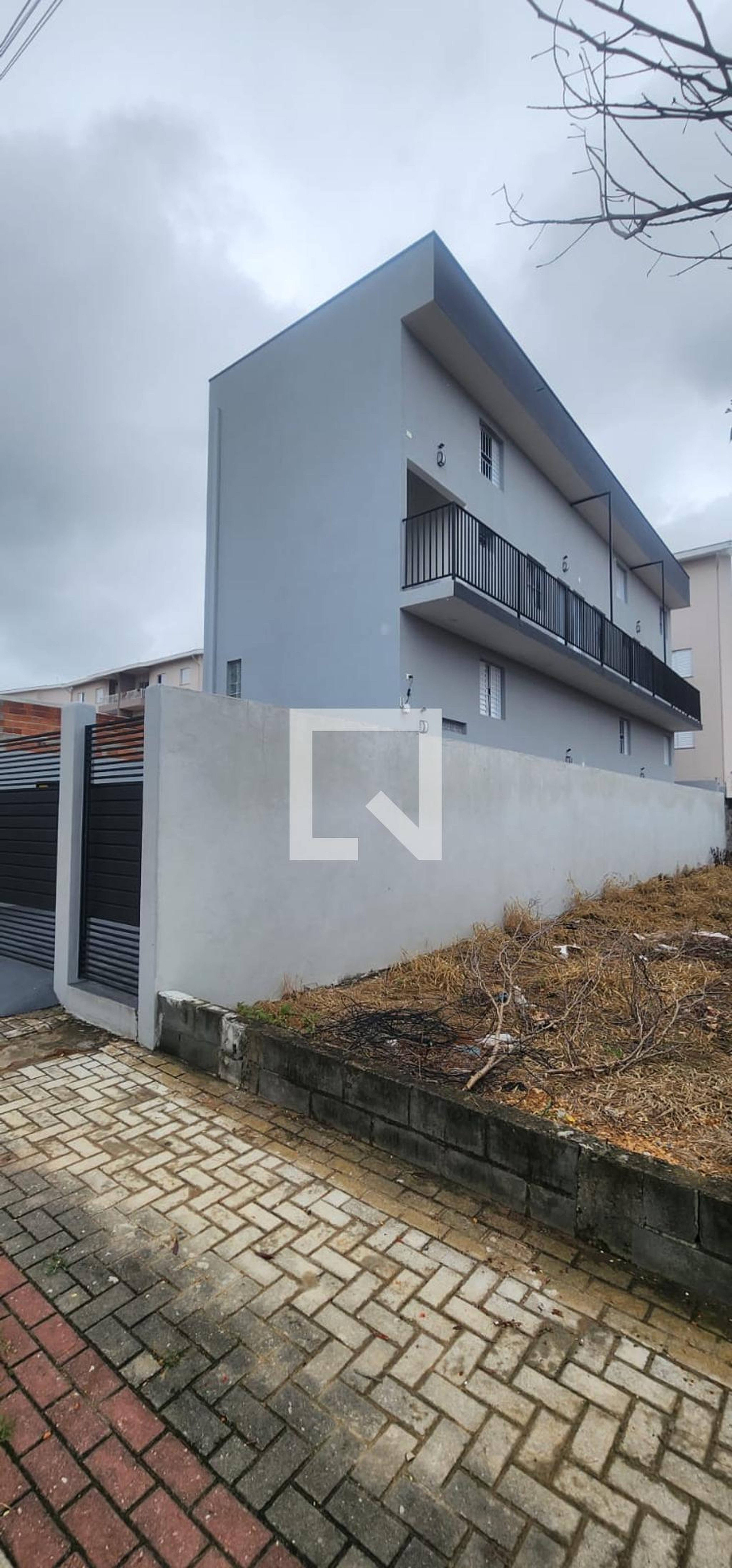 Fachada Condomínio em Rua Rodolfo Scarpa, 76