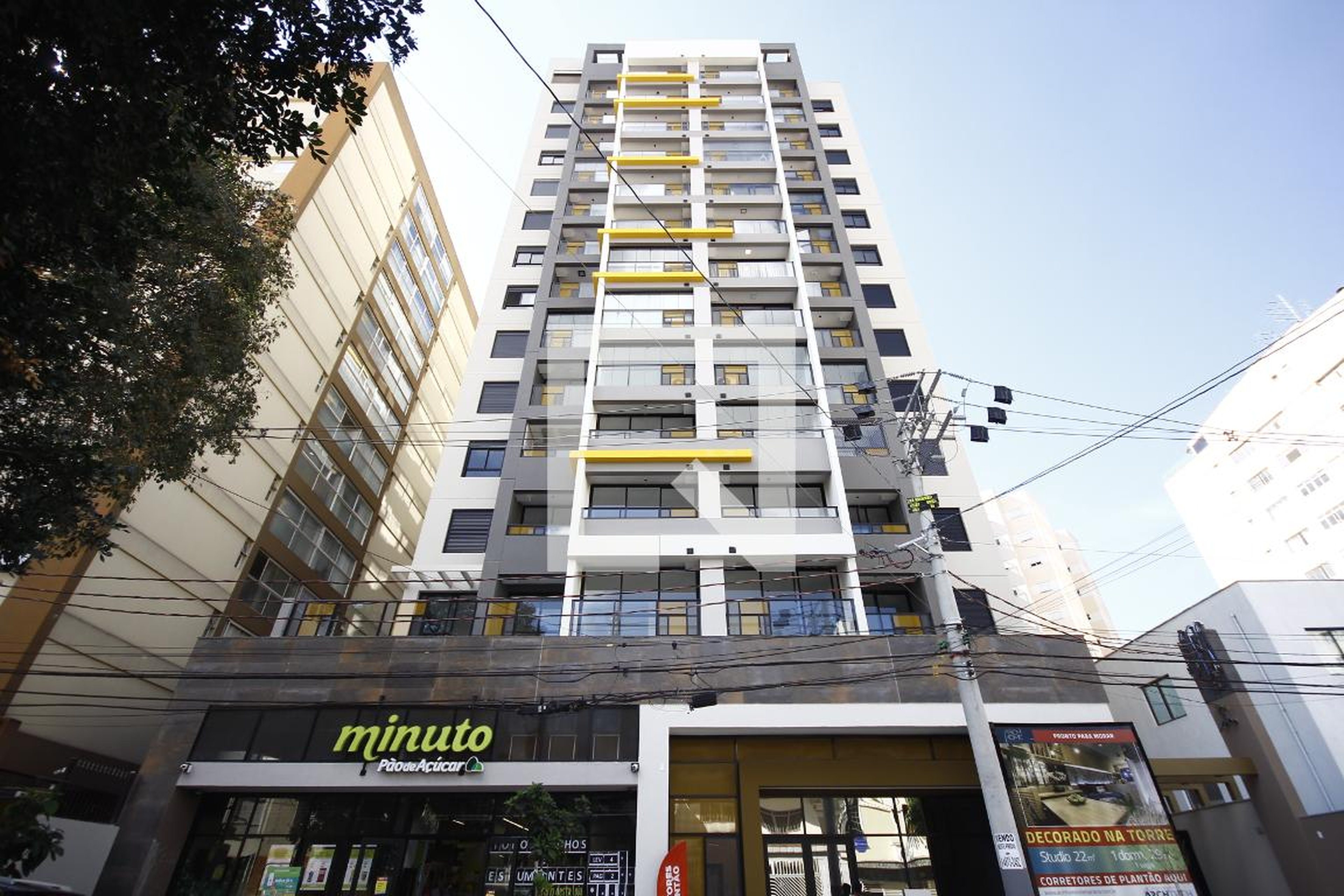 Fachada Condomínio em Rua França Pinto, 57