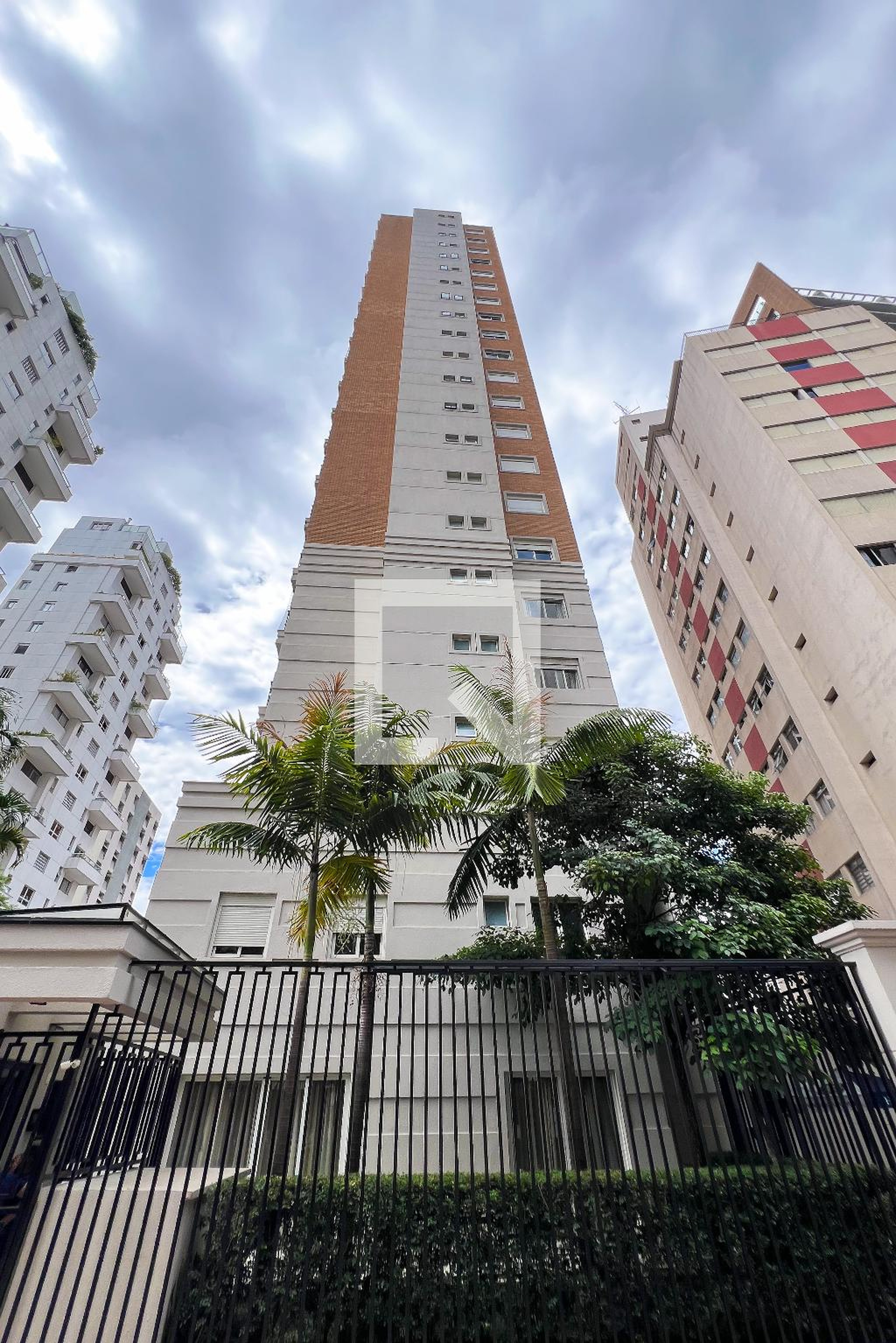 Fachada Condomínio L Itaim