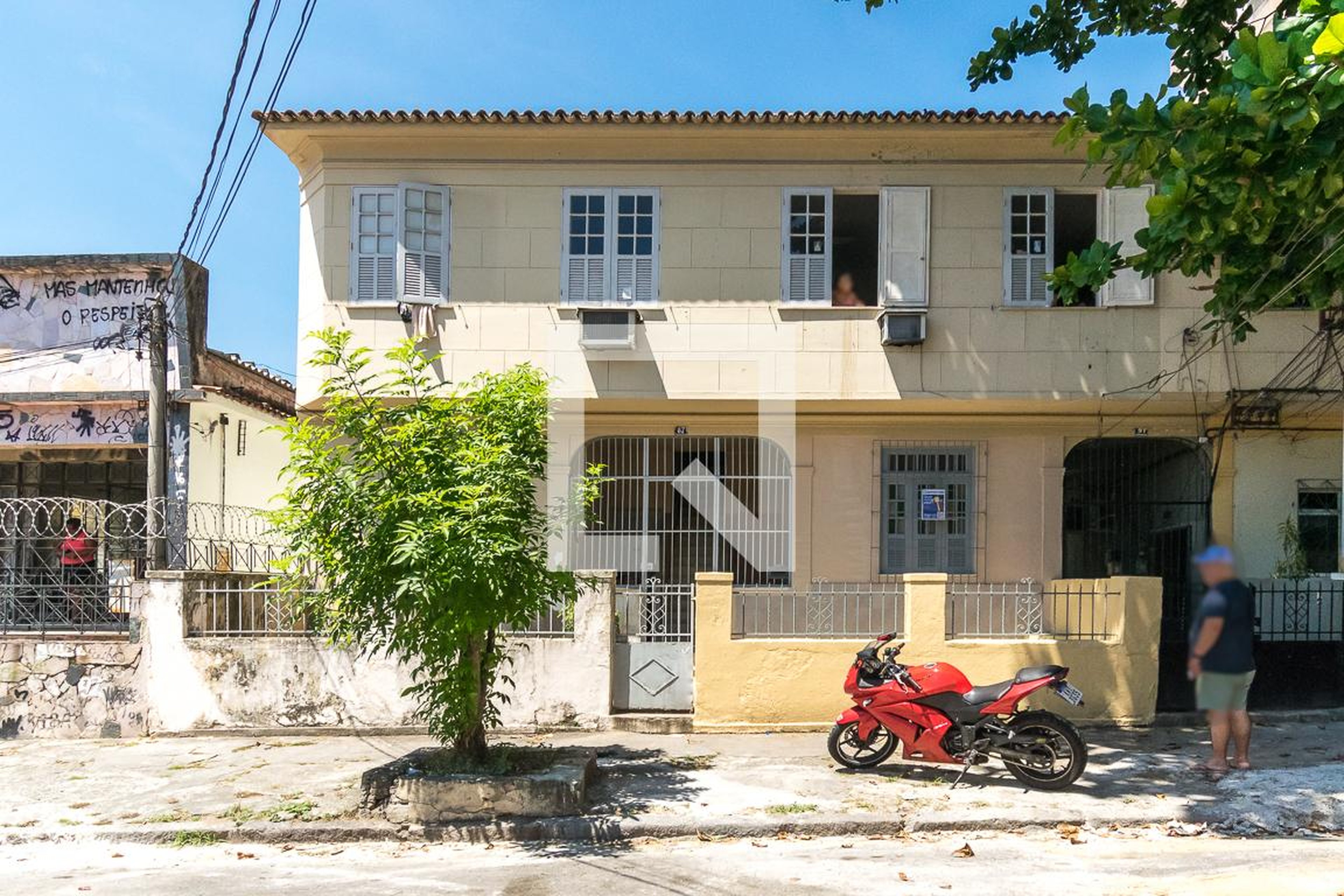 Fachada do Prédio Condomínio em Rua Major Rego, 87