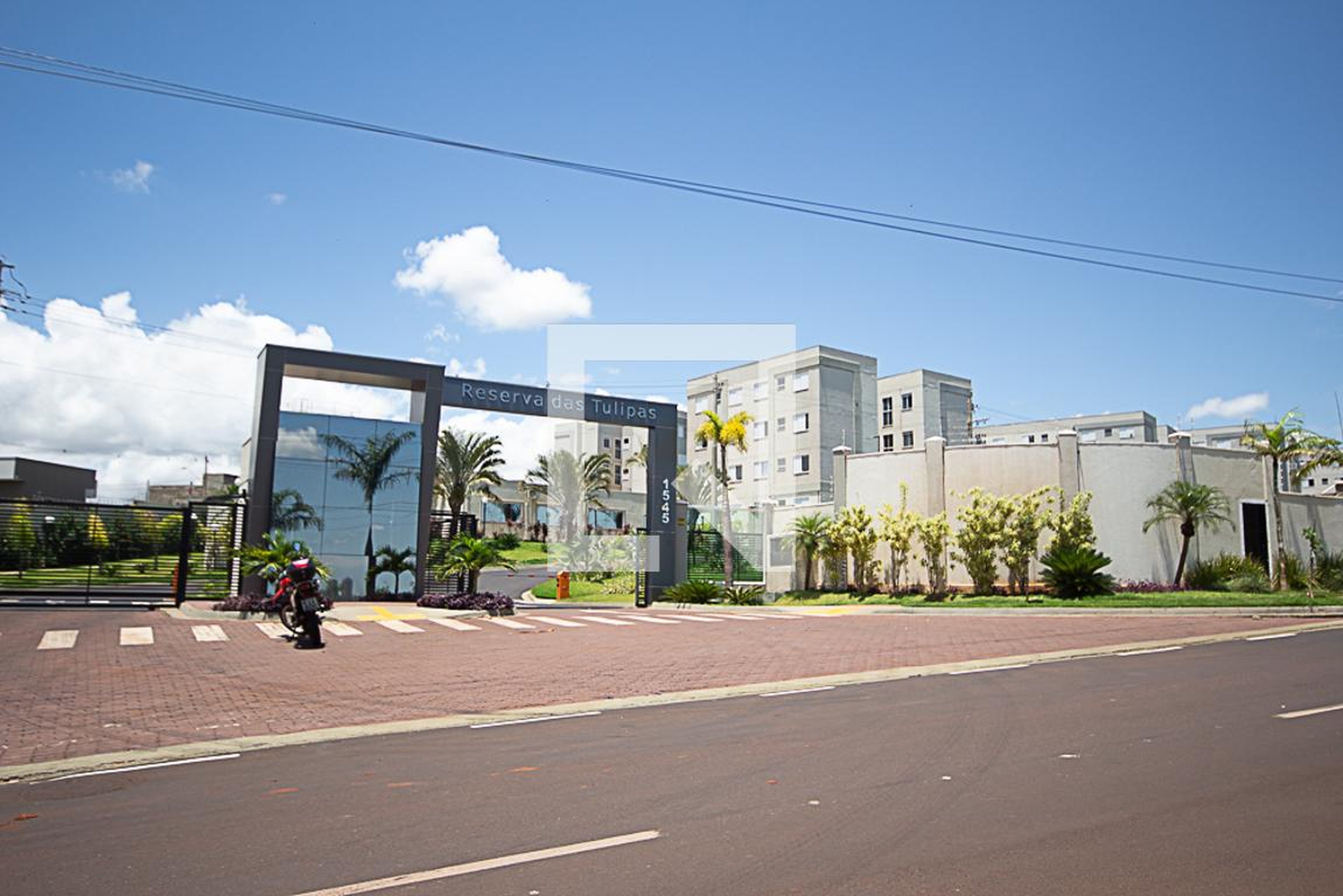 Fachada do condomínio Condomínio Reserva das Tulipas