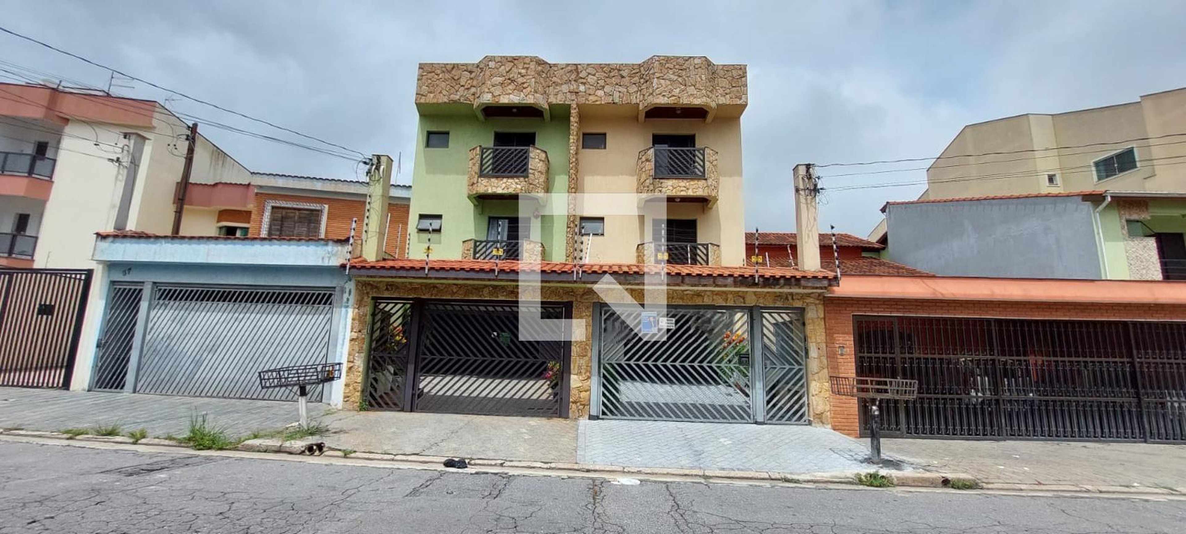 Fachada Condomínio em Rua Viena, 47