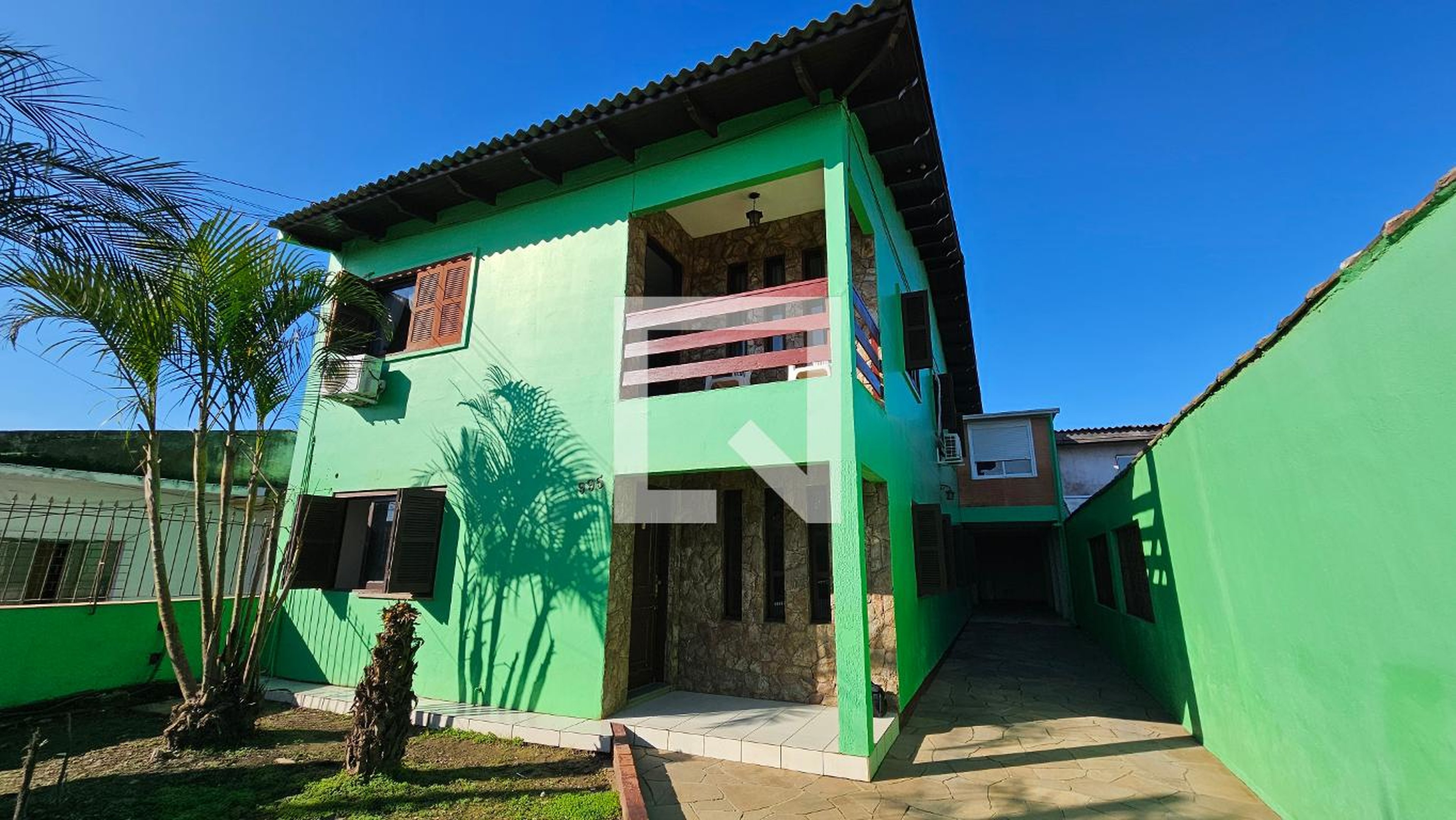 Fachada Condomínio em Rua Domingos de Abreu, 995